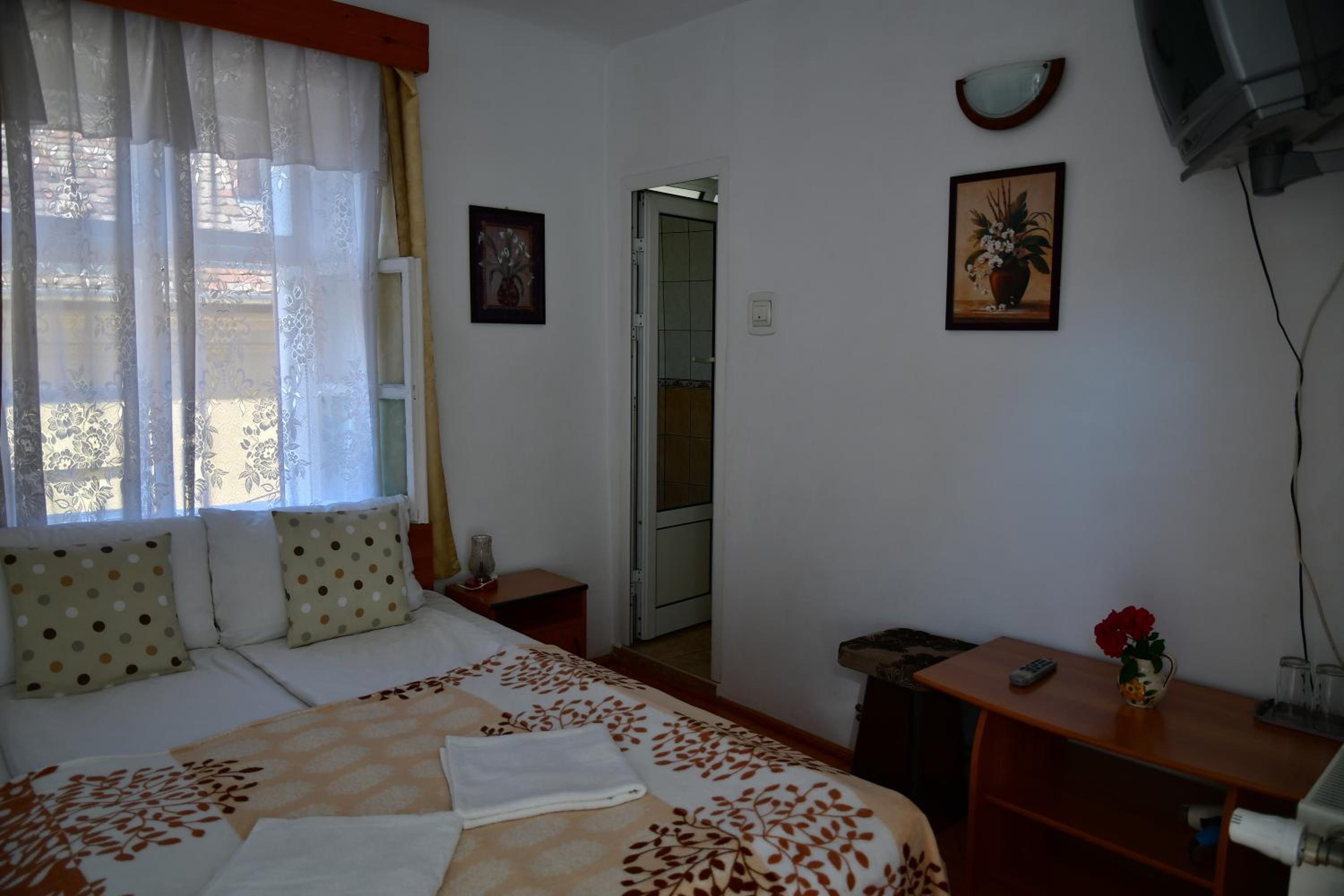 Double Room with Private Bathroom photo 1