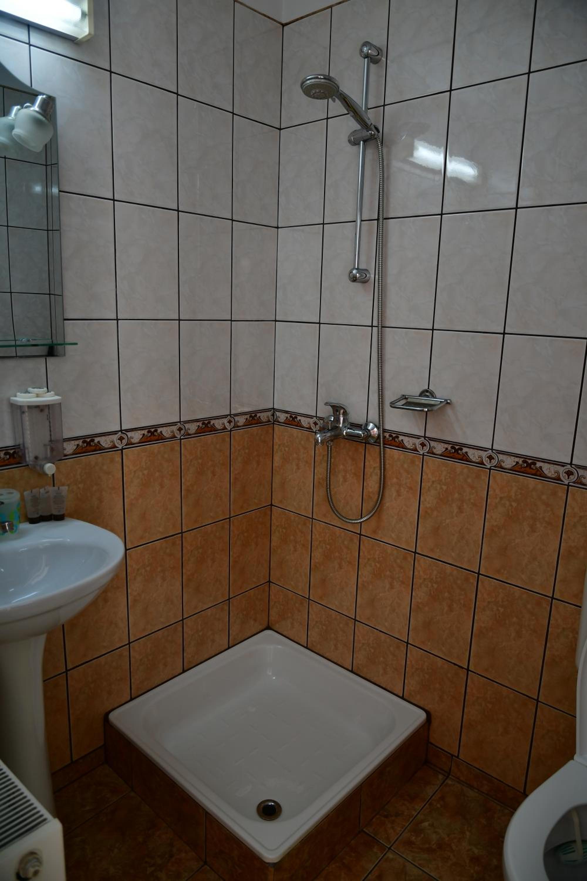 Triple Room with Private Bathroom photo 3