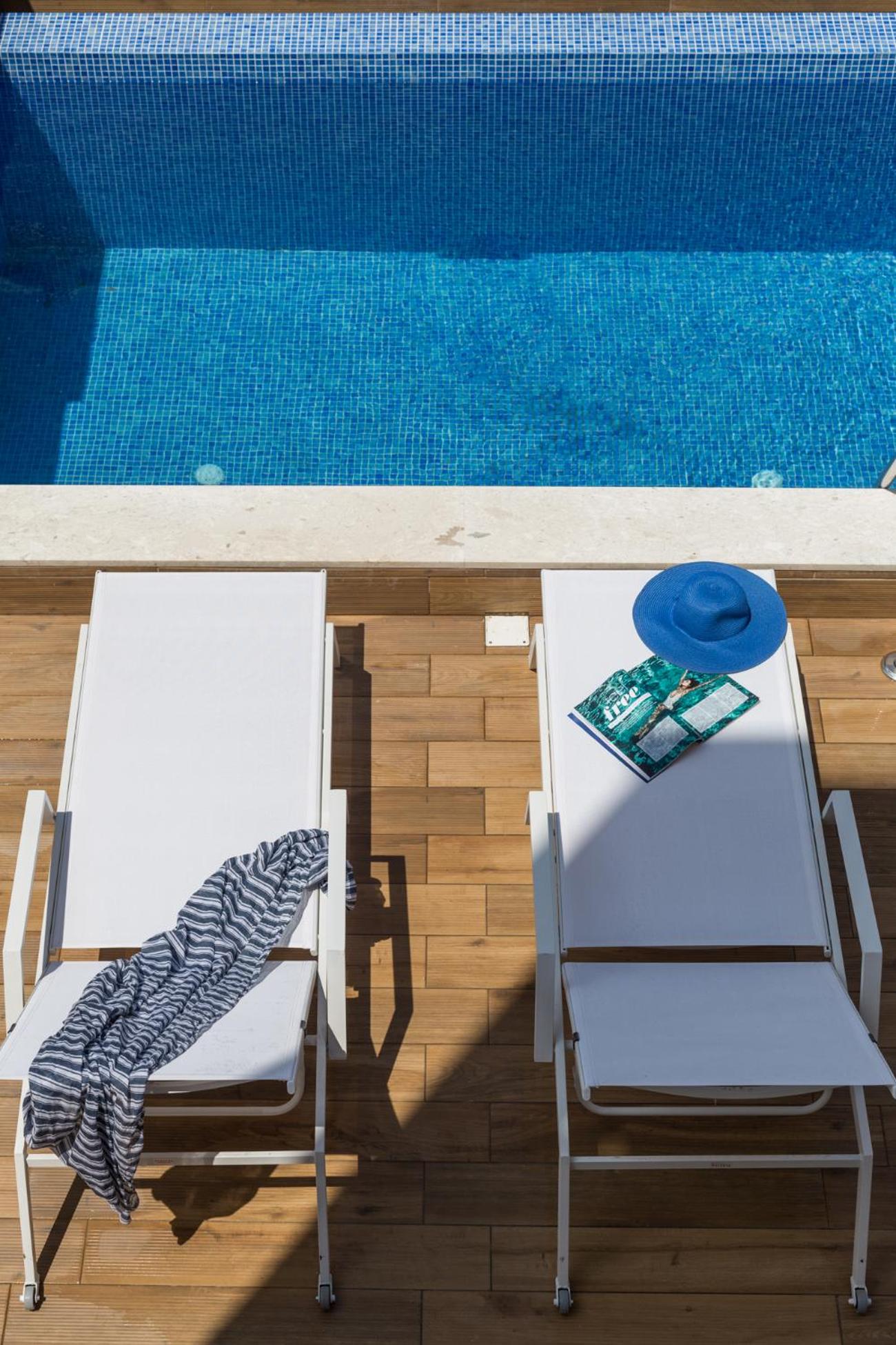 Deluxe Suite with Private Pool photo 2
