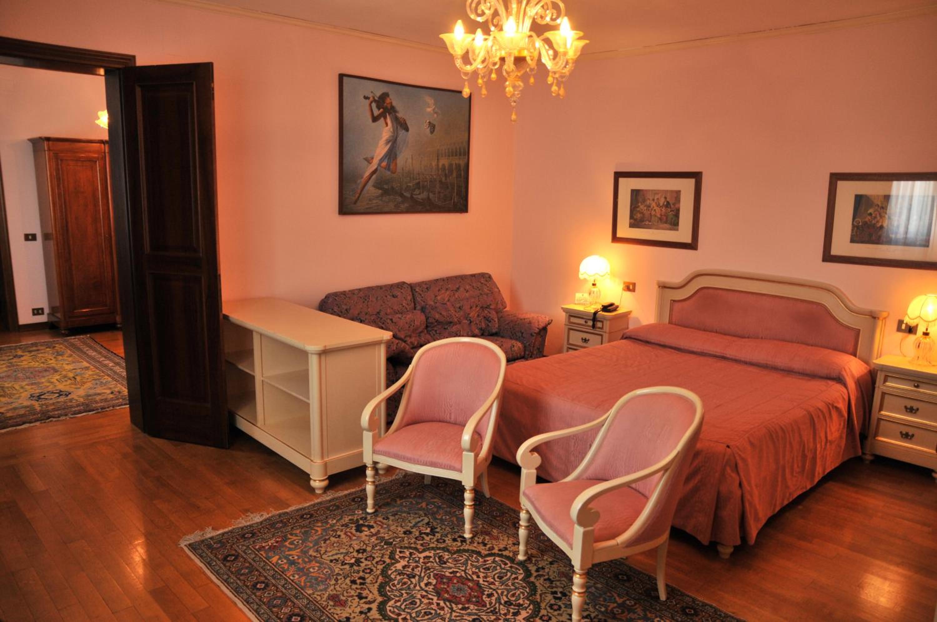 Suite - Photo 4