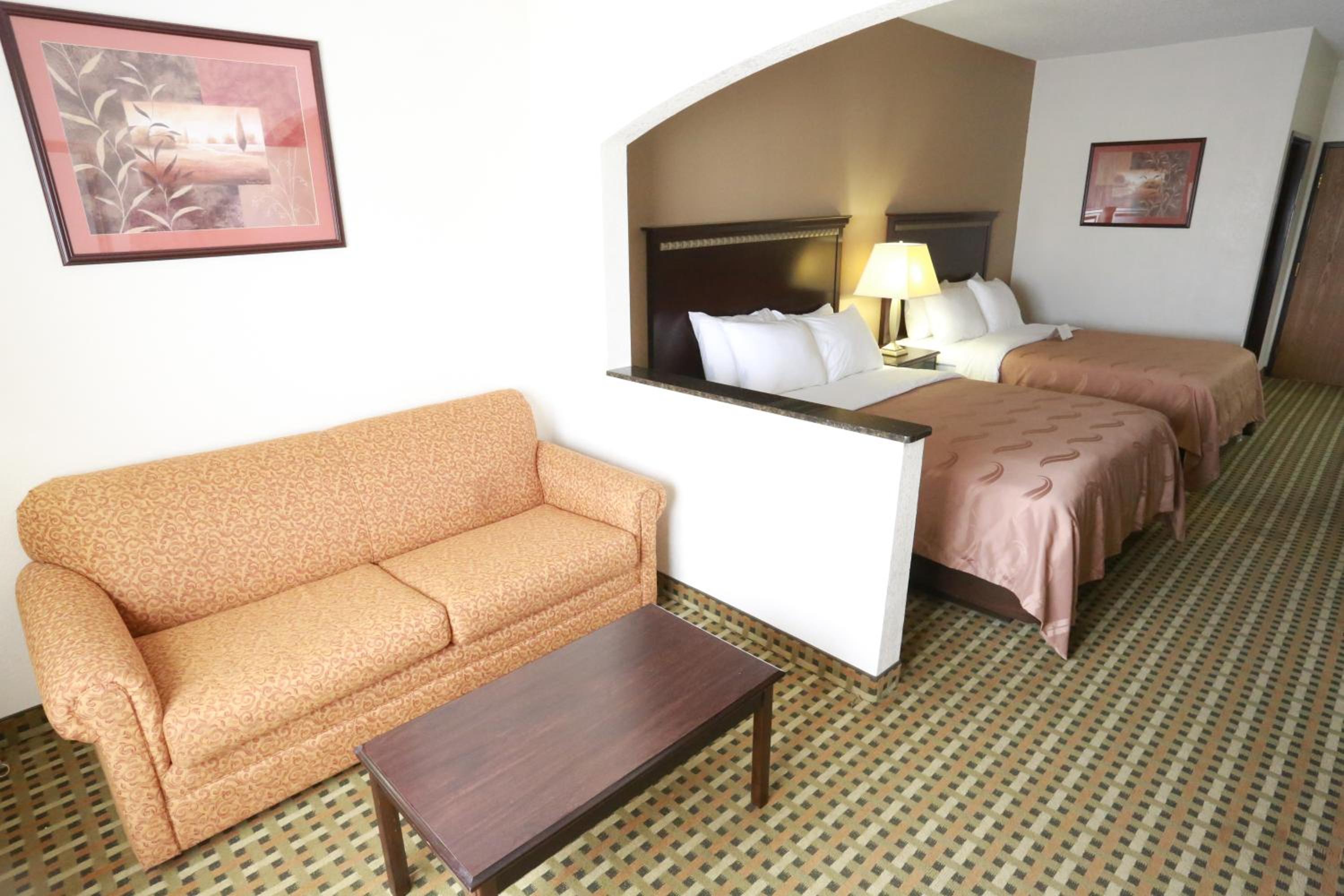 Suite with Two Queen Beds - Accessible/Non-Smoking - Photo 2