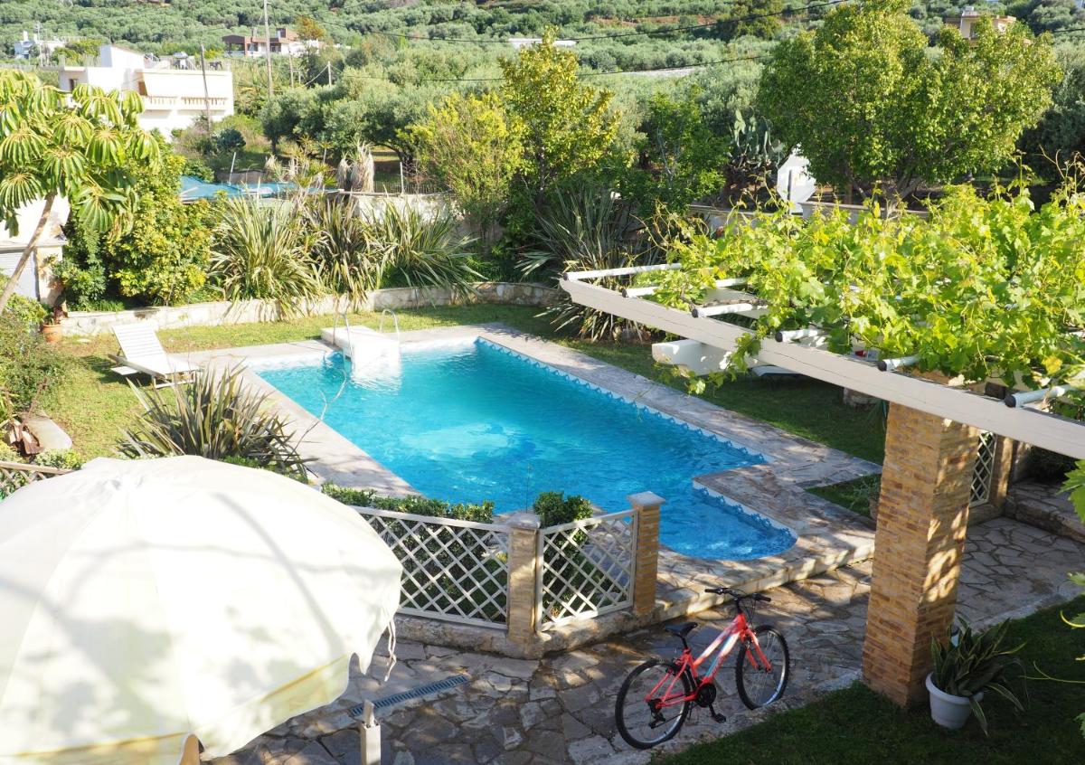 Villa photo 2