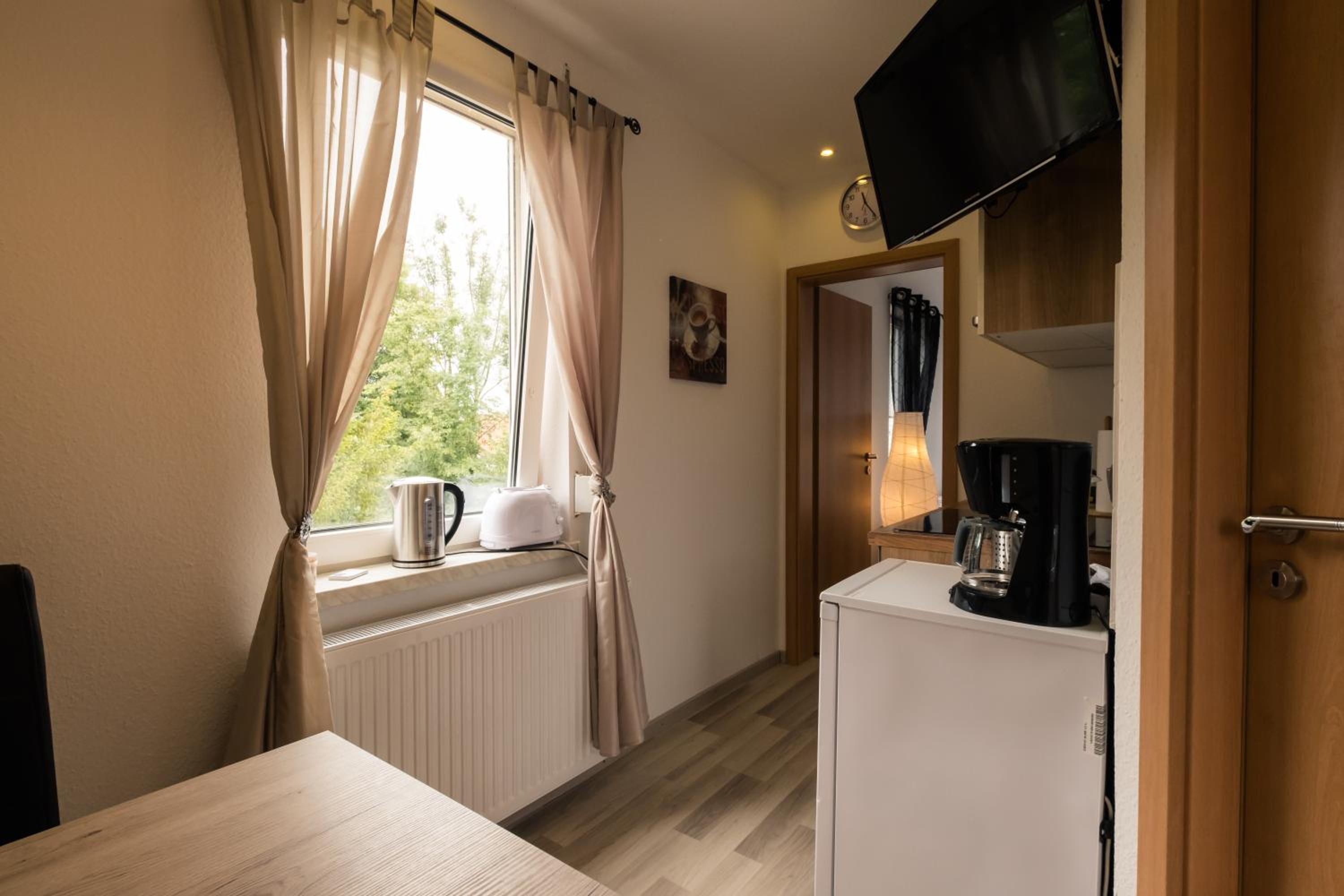 Double or Twin Room - Photo 3