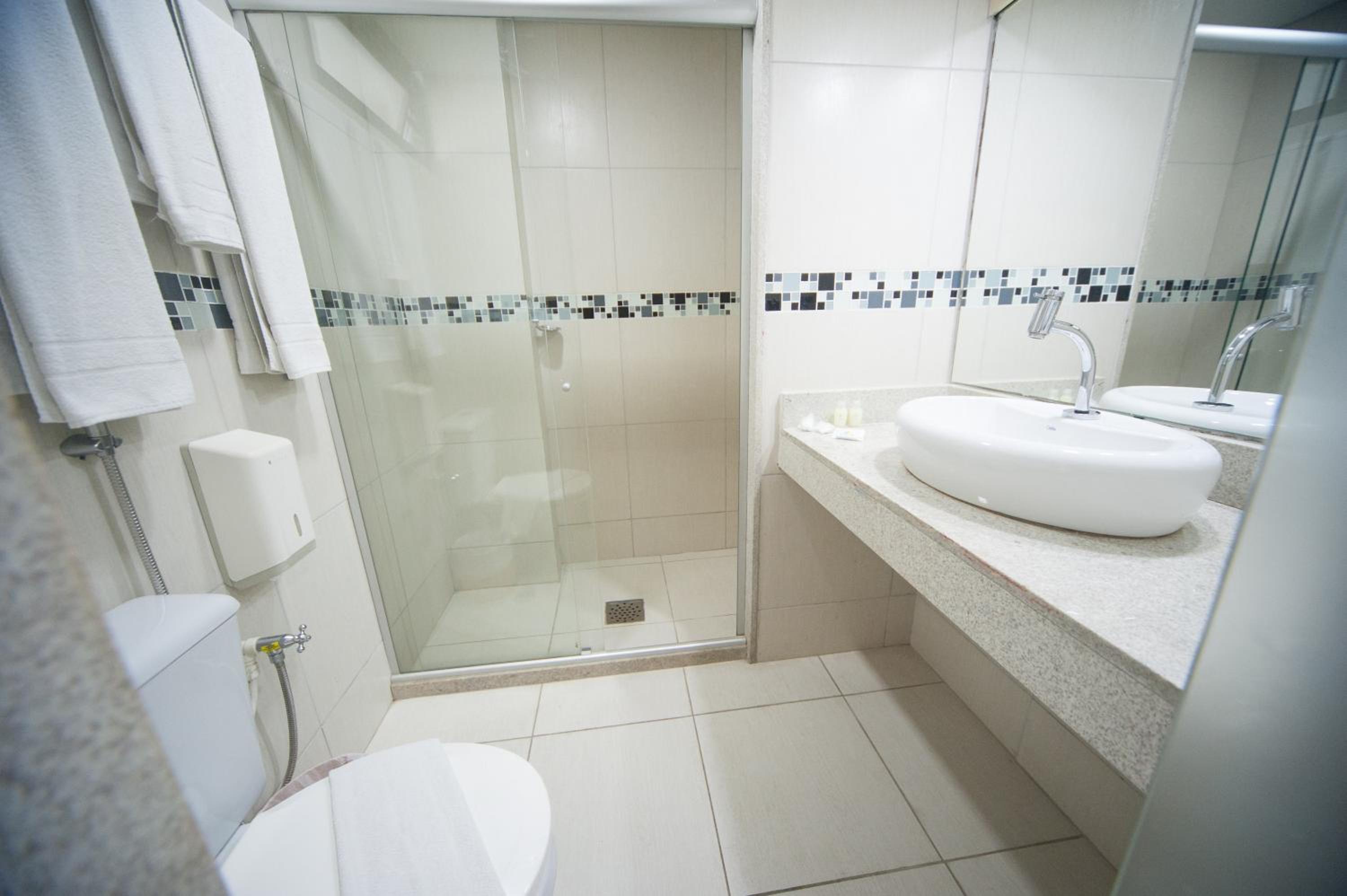 Standard Twin Room - Photo 4