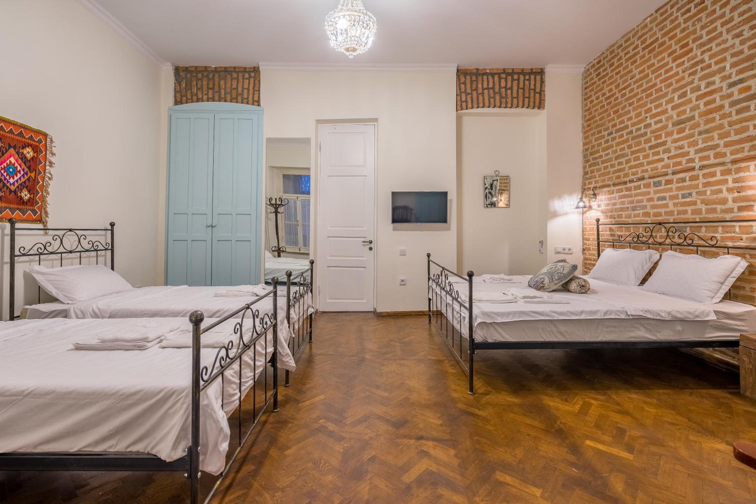 Quadruple Room - Photo 14