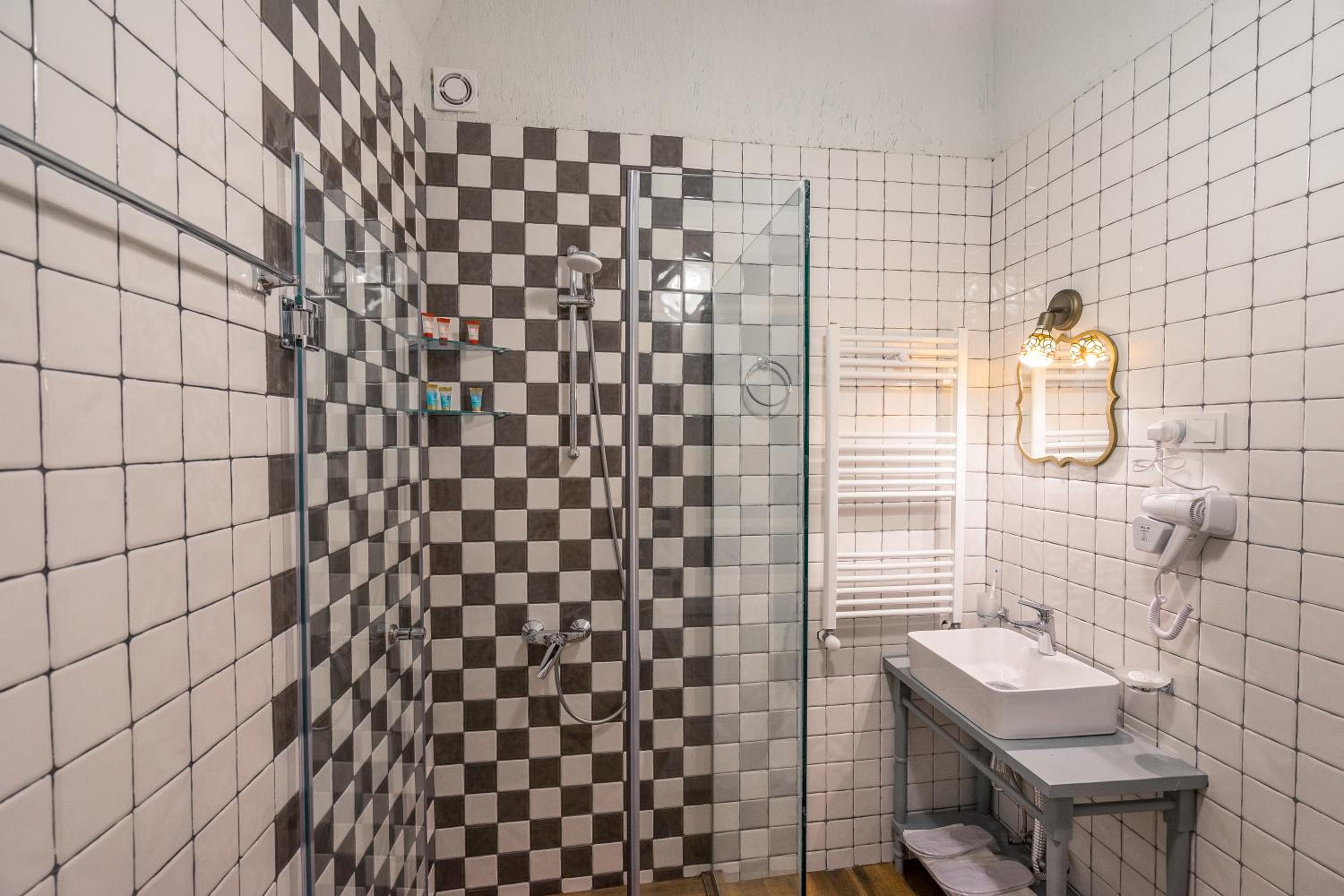 Triple Room - Photo 8