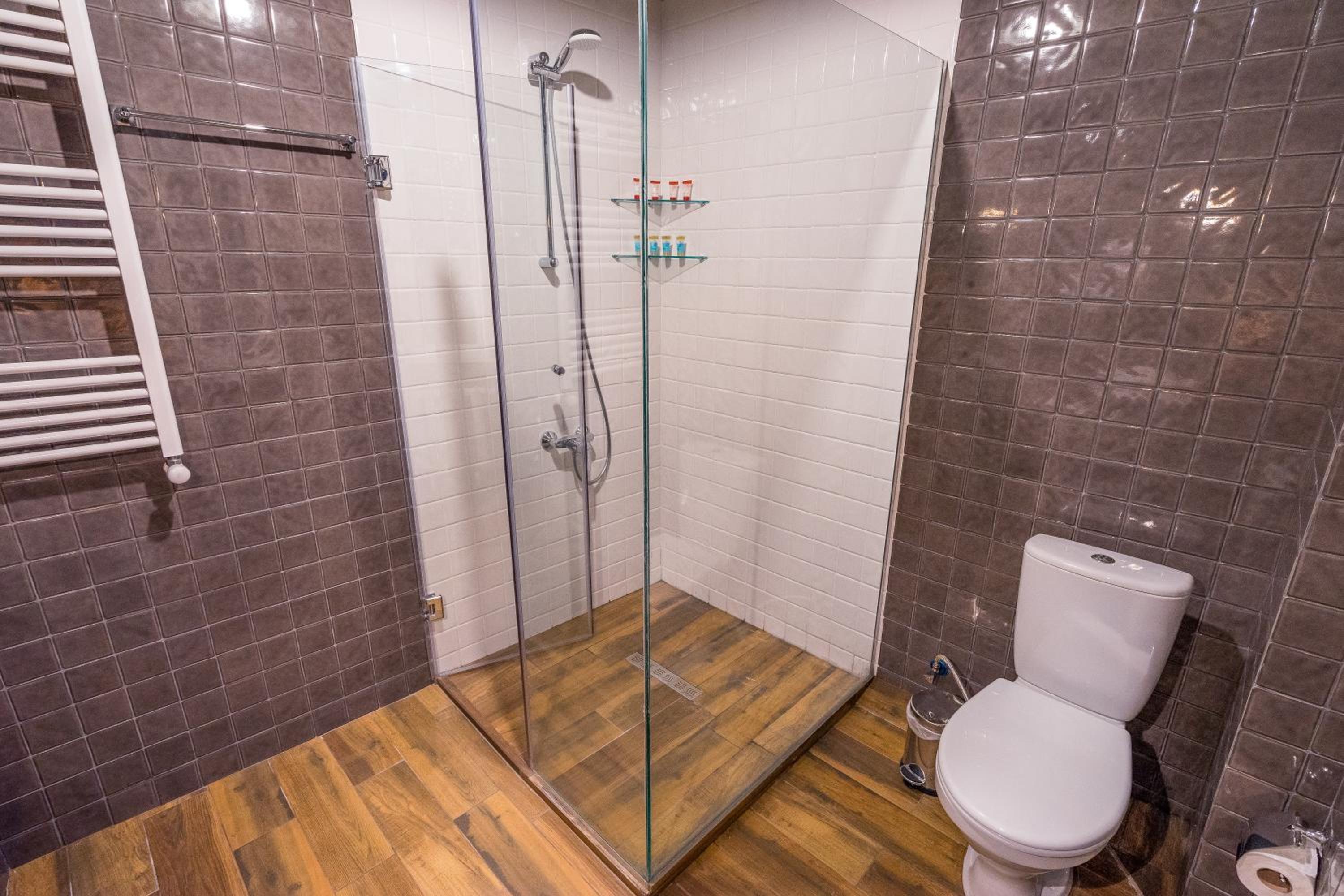 Quadruple Room - Photo 10