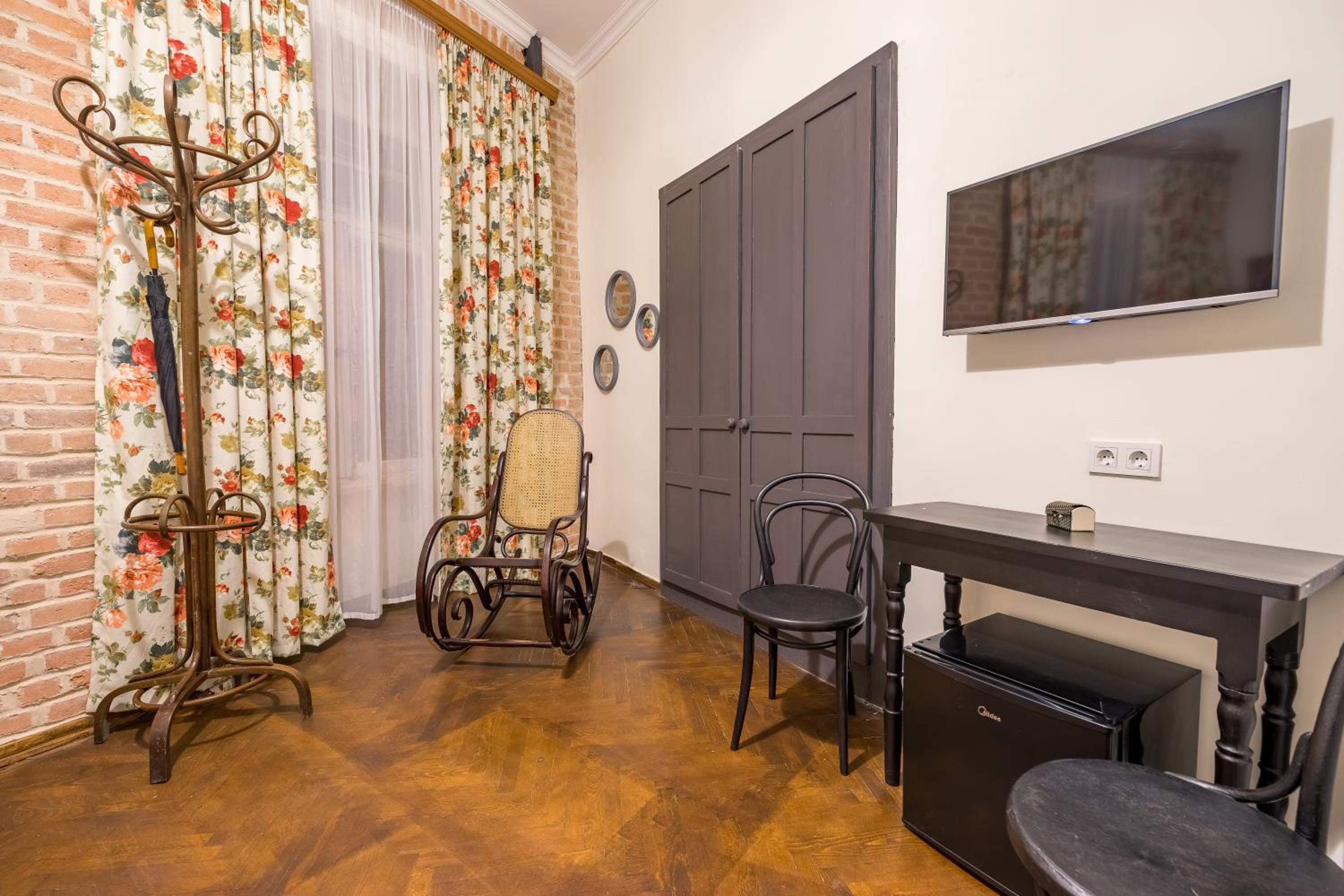 Standard Double Room - Photo 4