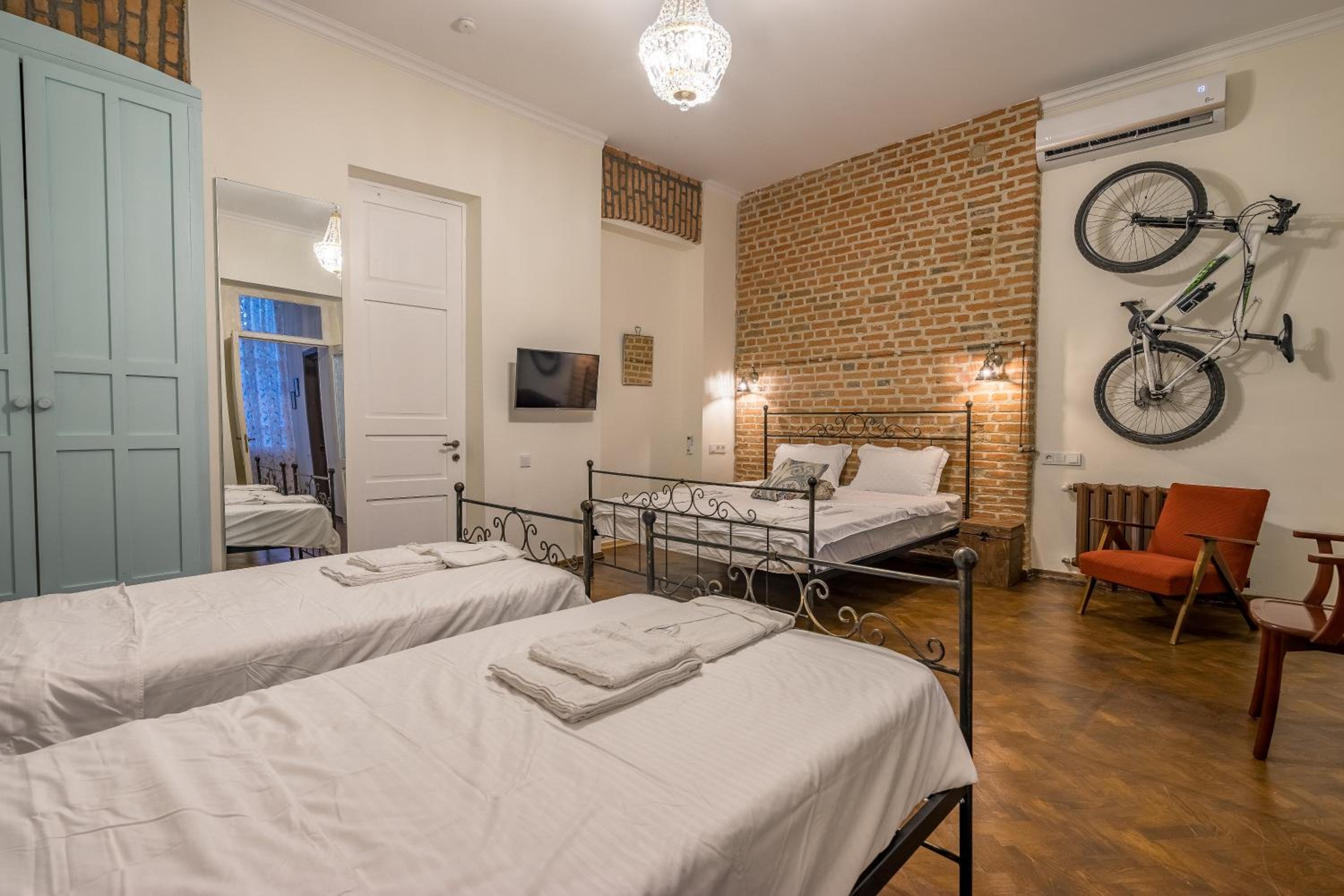 Quadruple Room - Photo 2