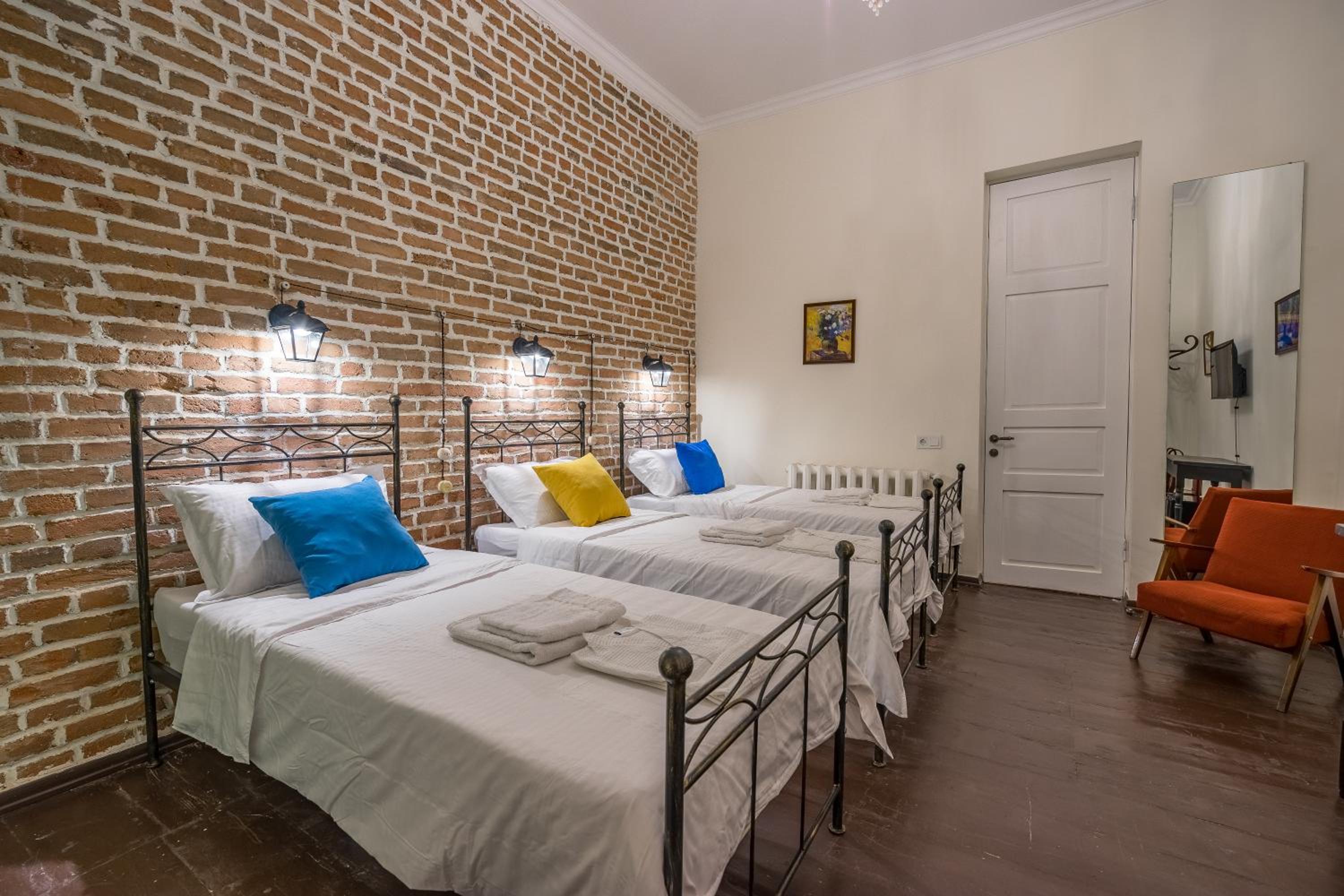 Triple Room - Photo 1