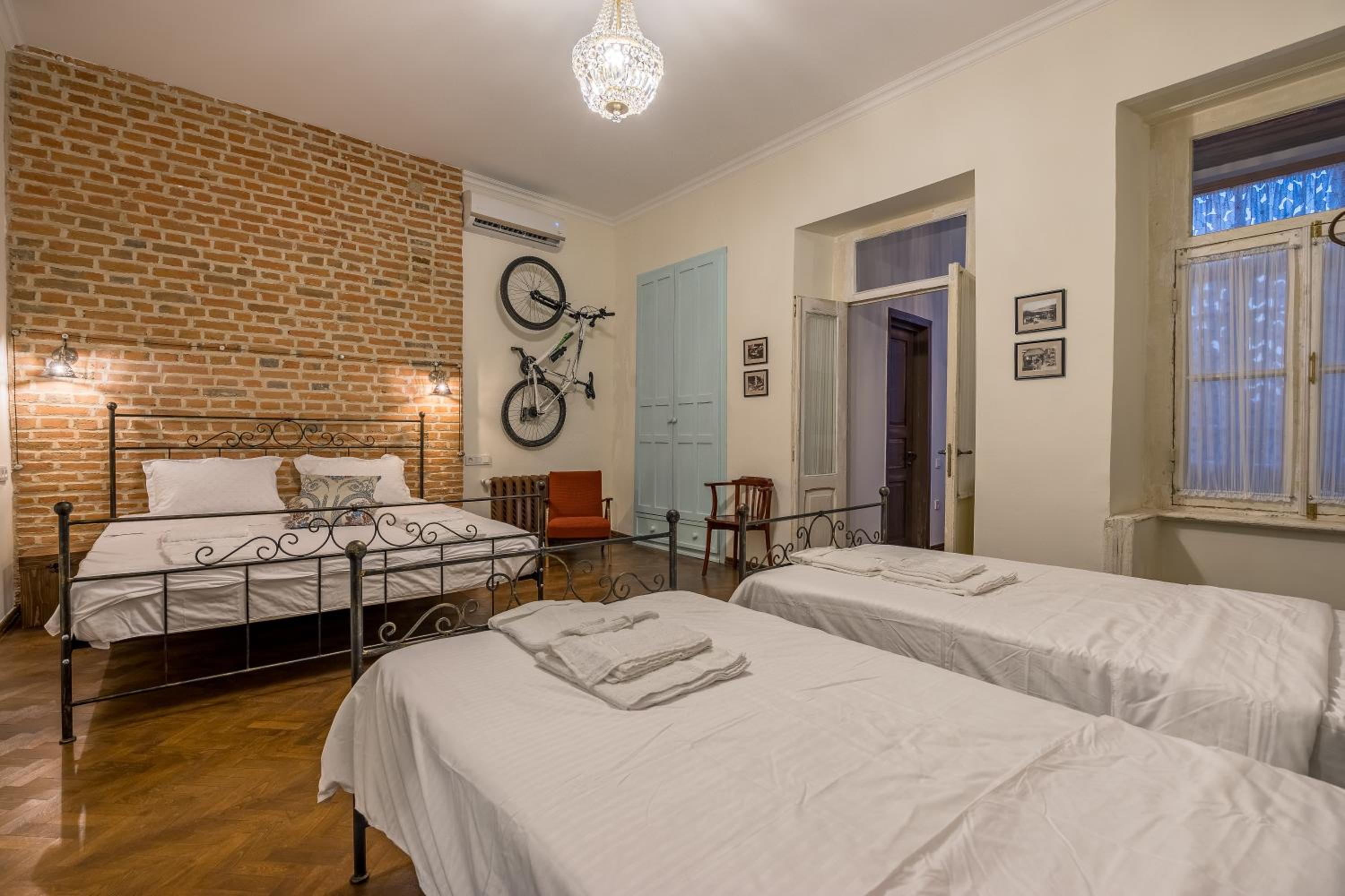 Quadruple Room - Photo 5