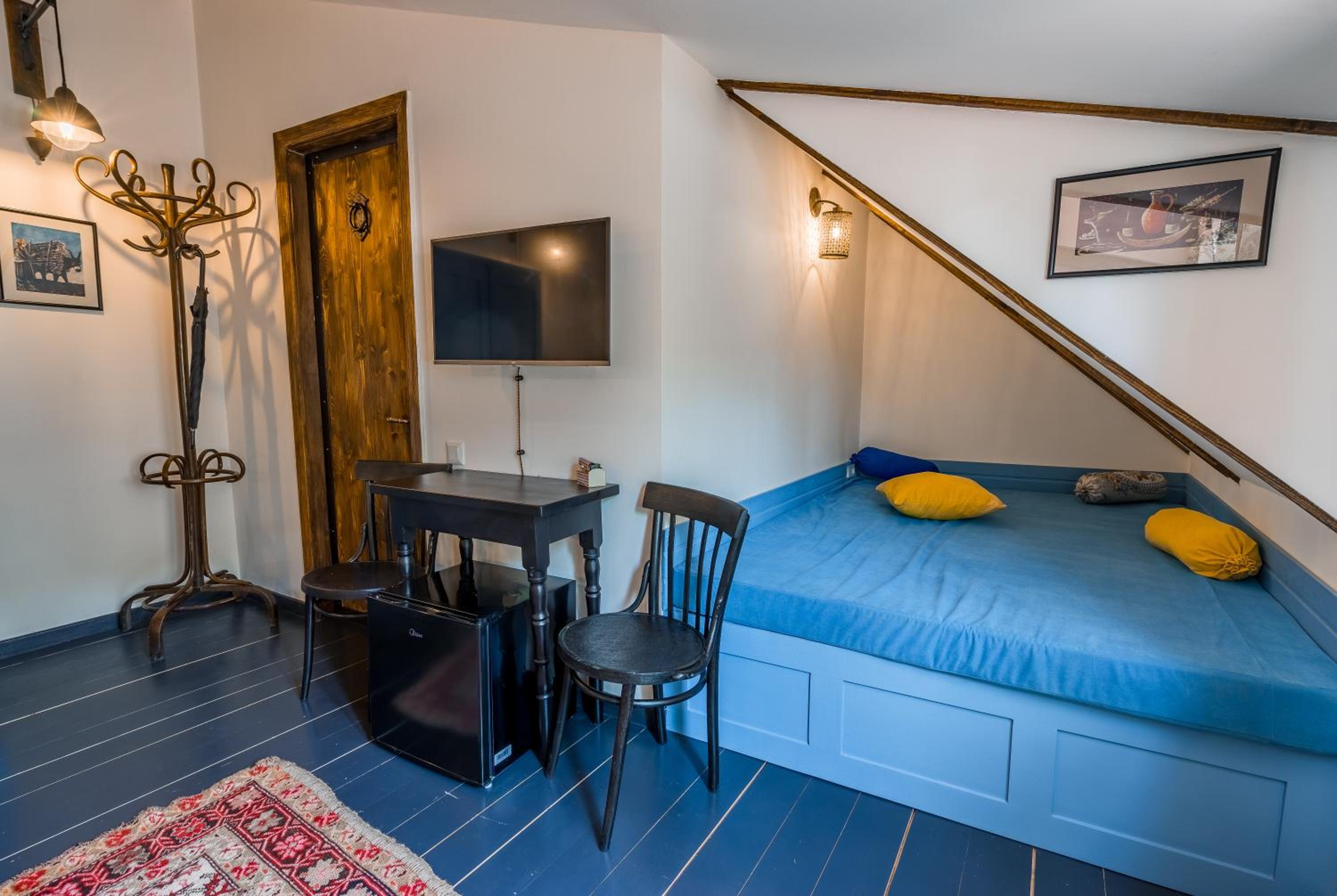 Standard King Room - Photo 18