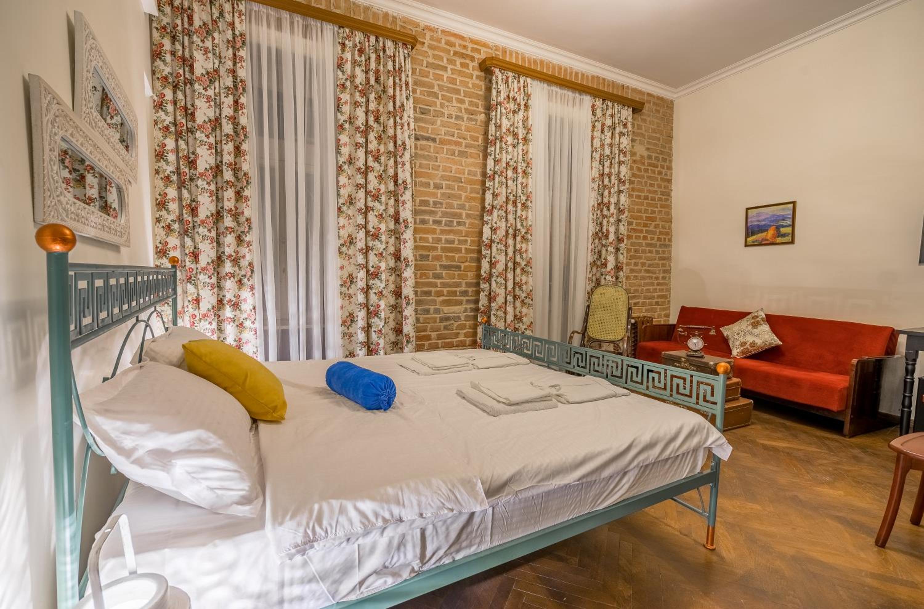 Deluxe King Room - Photo 4