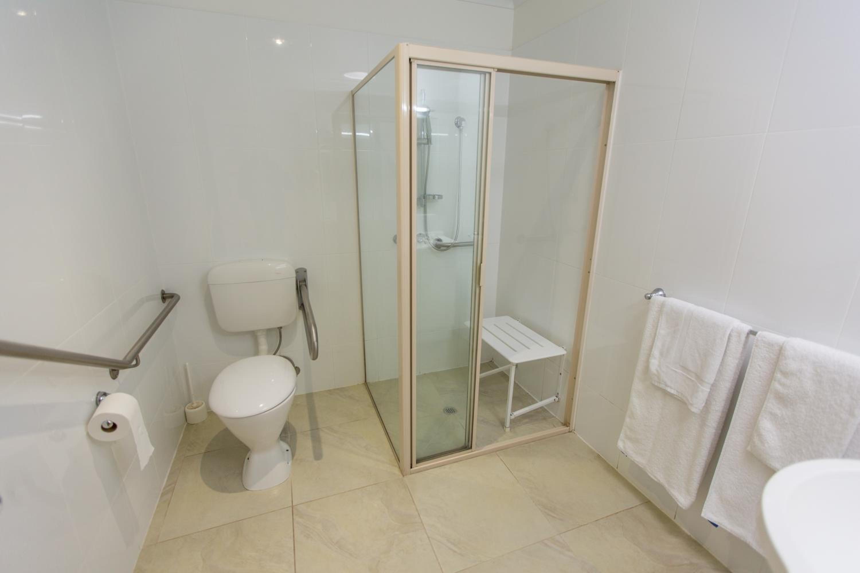King Room - Disability Access photo 2