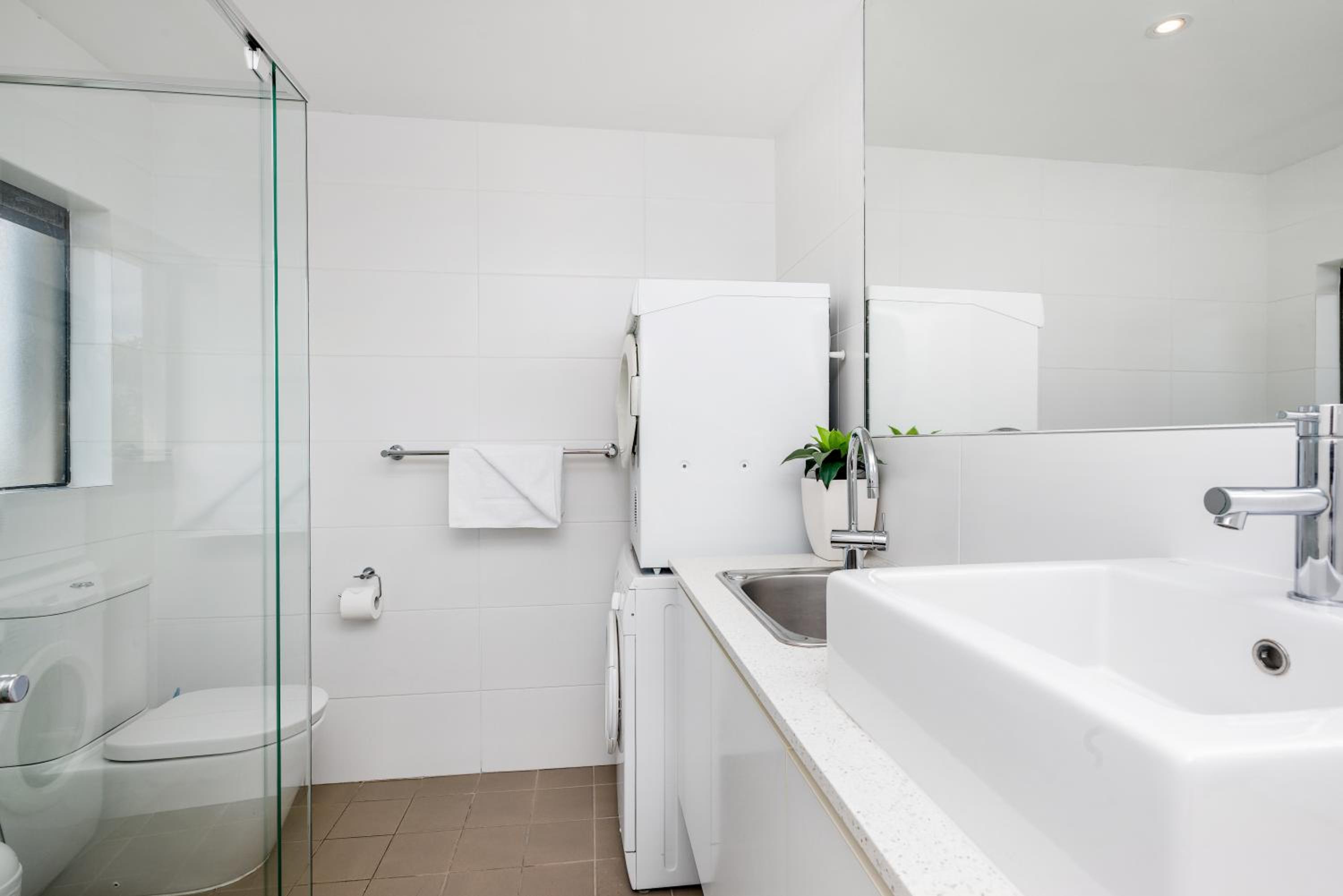 Two-Bedroom Penthouse with Two Bathrooms and Ocean Views  photo 3