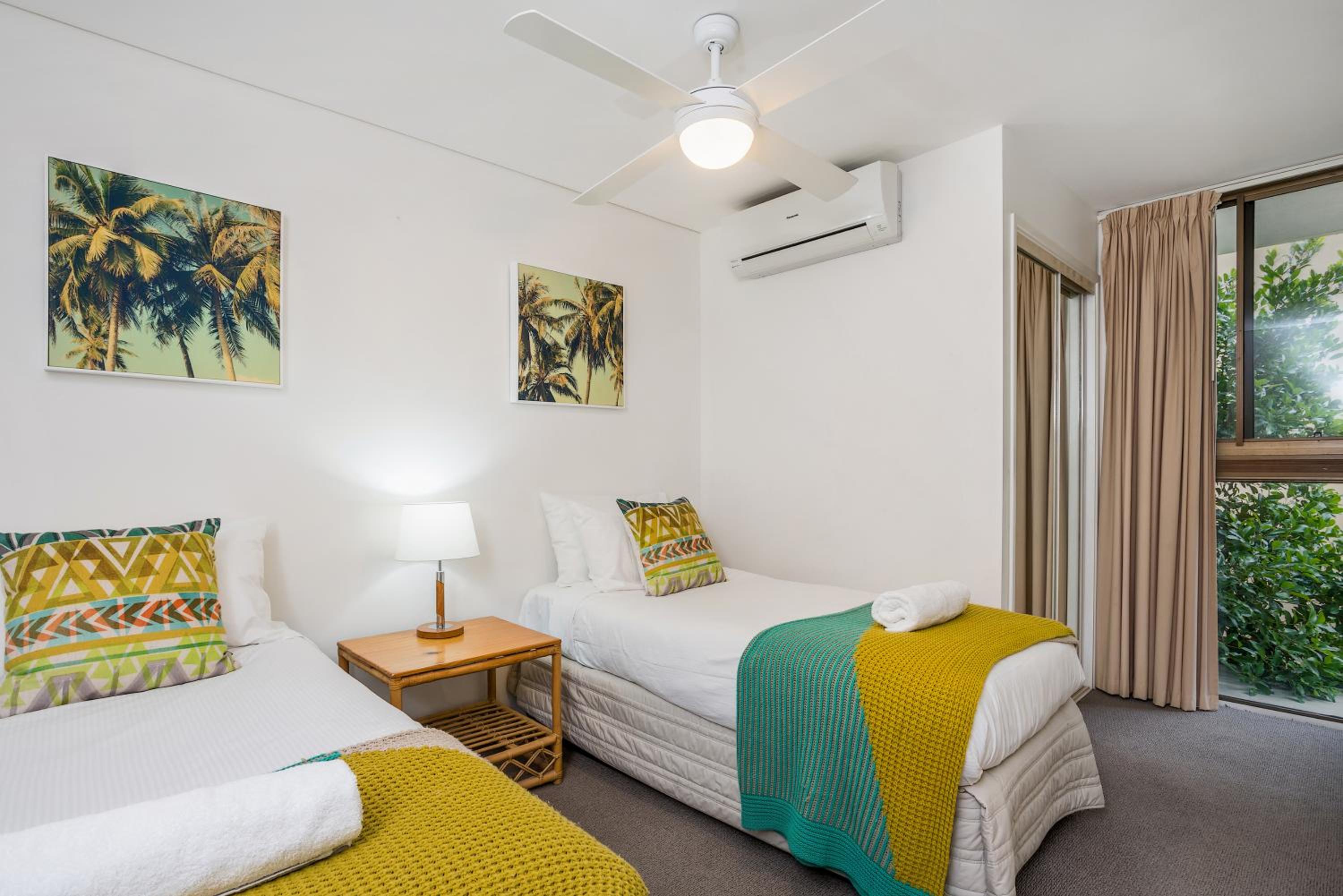 Deluxe Two-Bedroom Apartment with Ocean View photo 3