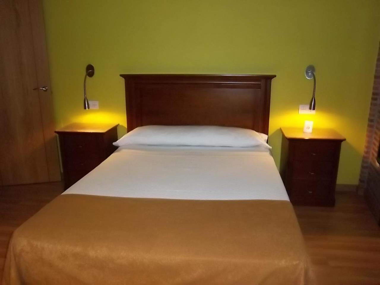 One-Bedroom Apartment (3 Adults)- First Floor photo 2
