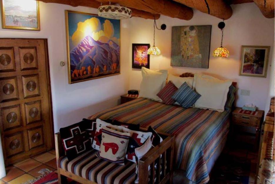 Suite with Hot Tub
