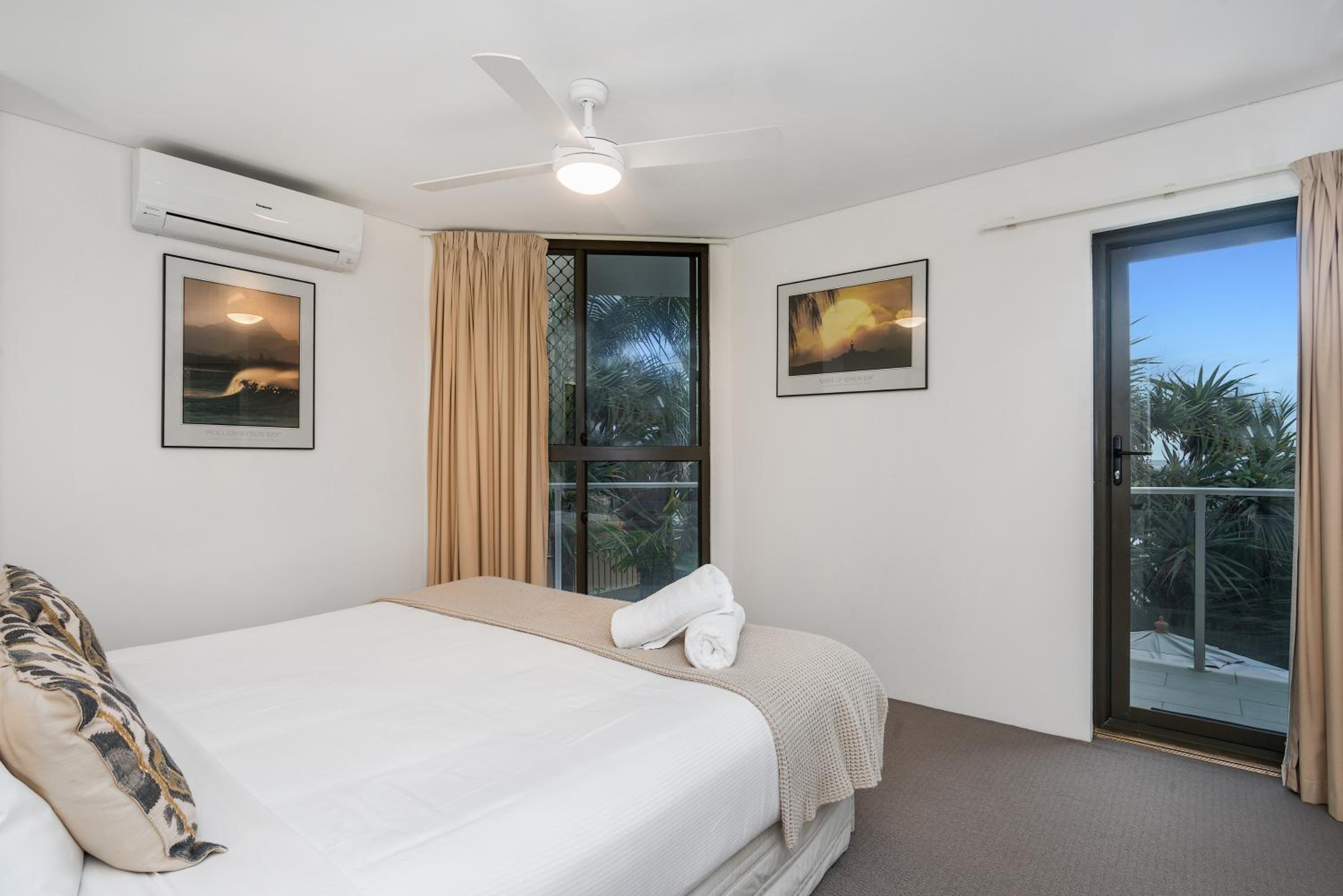 Deluxe Two-Bedroom Apartment with Ocean View photo 2