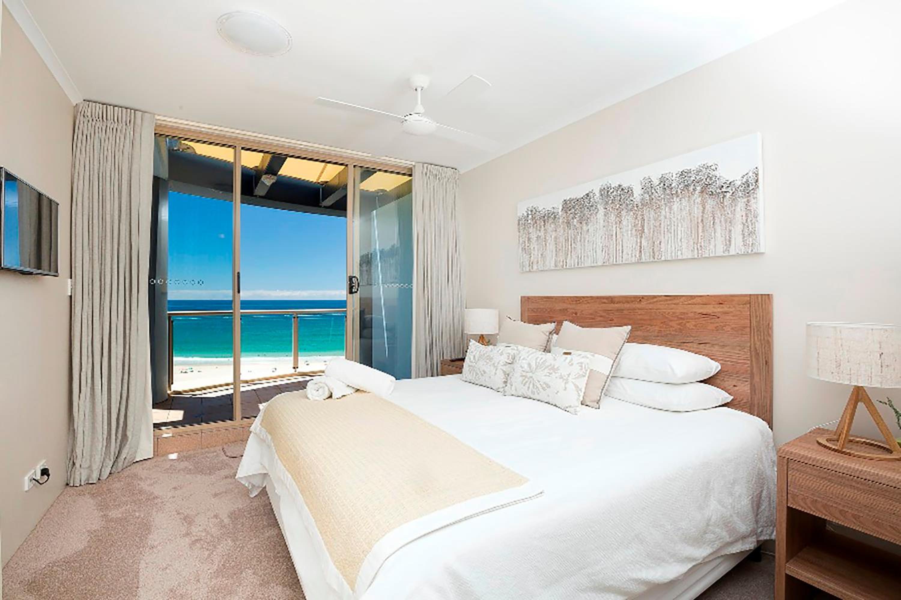 Three-Bedroom Penthouse Apartment 1 - Level 10