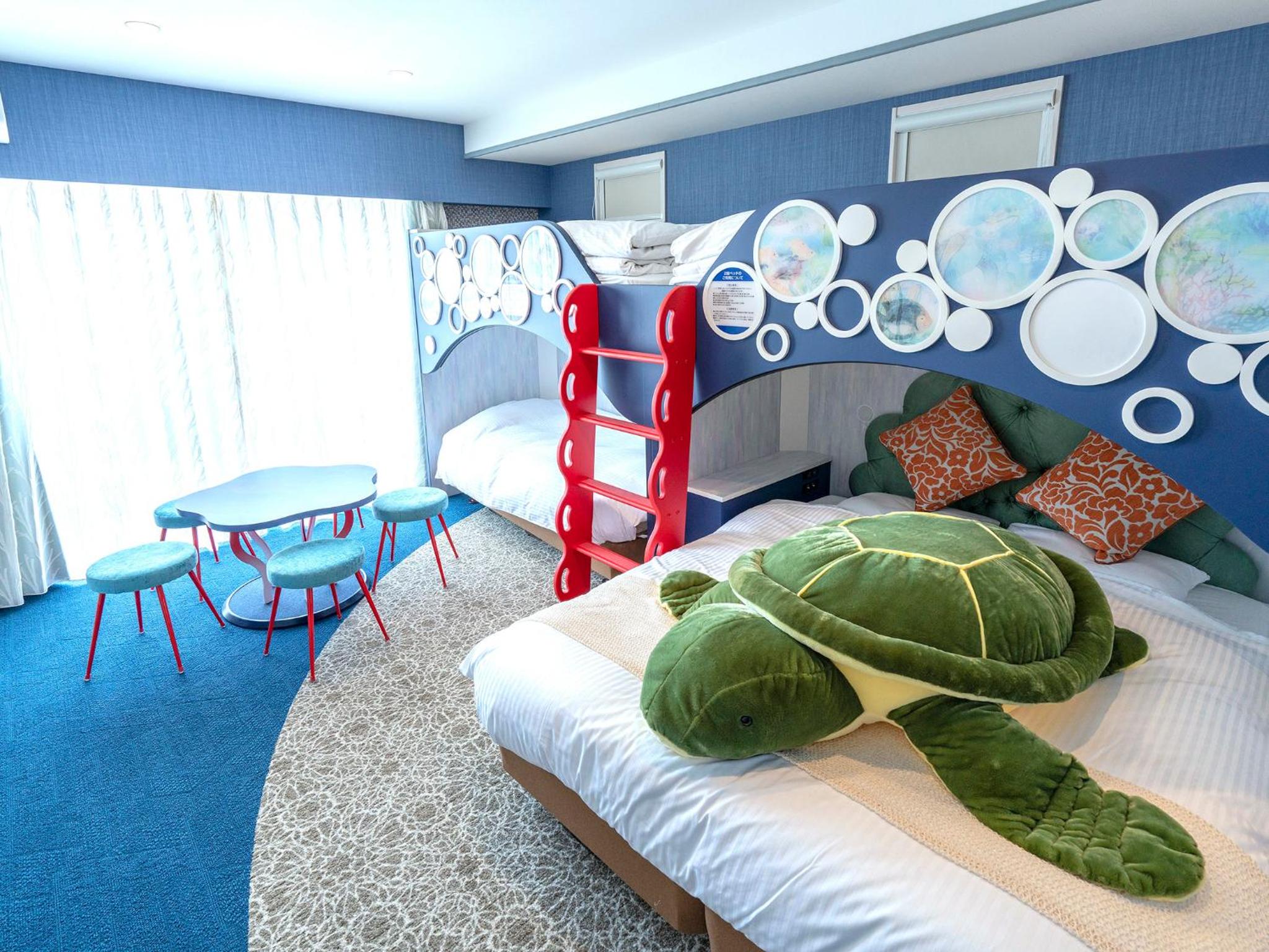 Family Room with Queen Bed