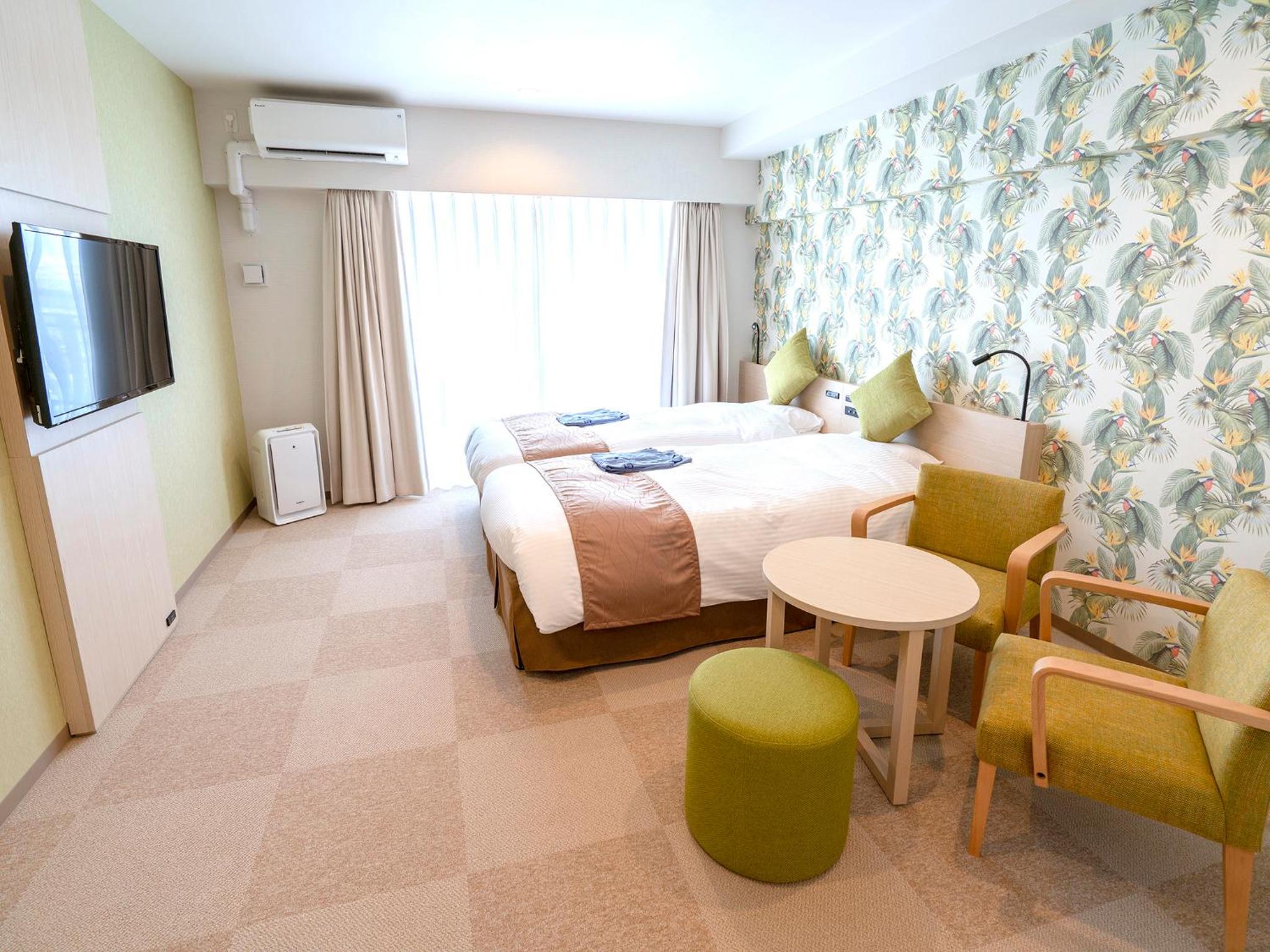 Superior with One Twin Bed, 2 Adults Occupancy and Balcony (Non Smoking) photo 1