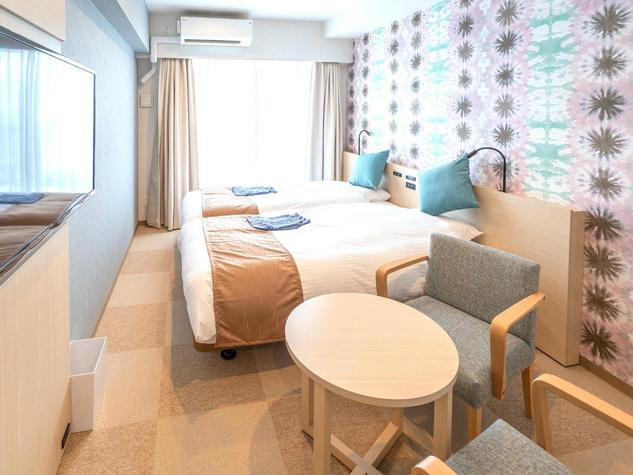 Standard Twin Room with Balcony
