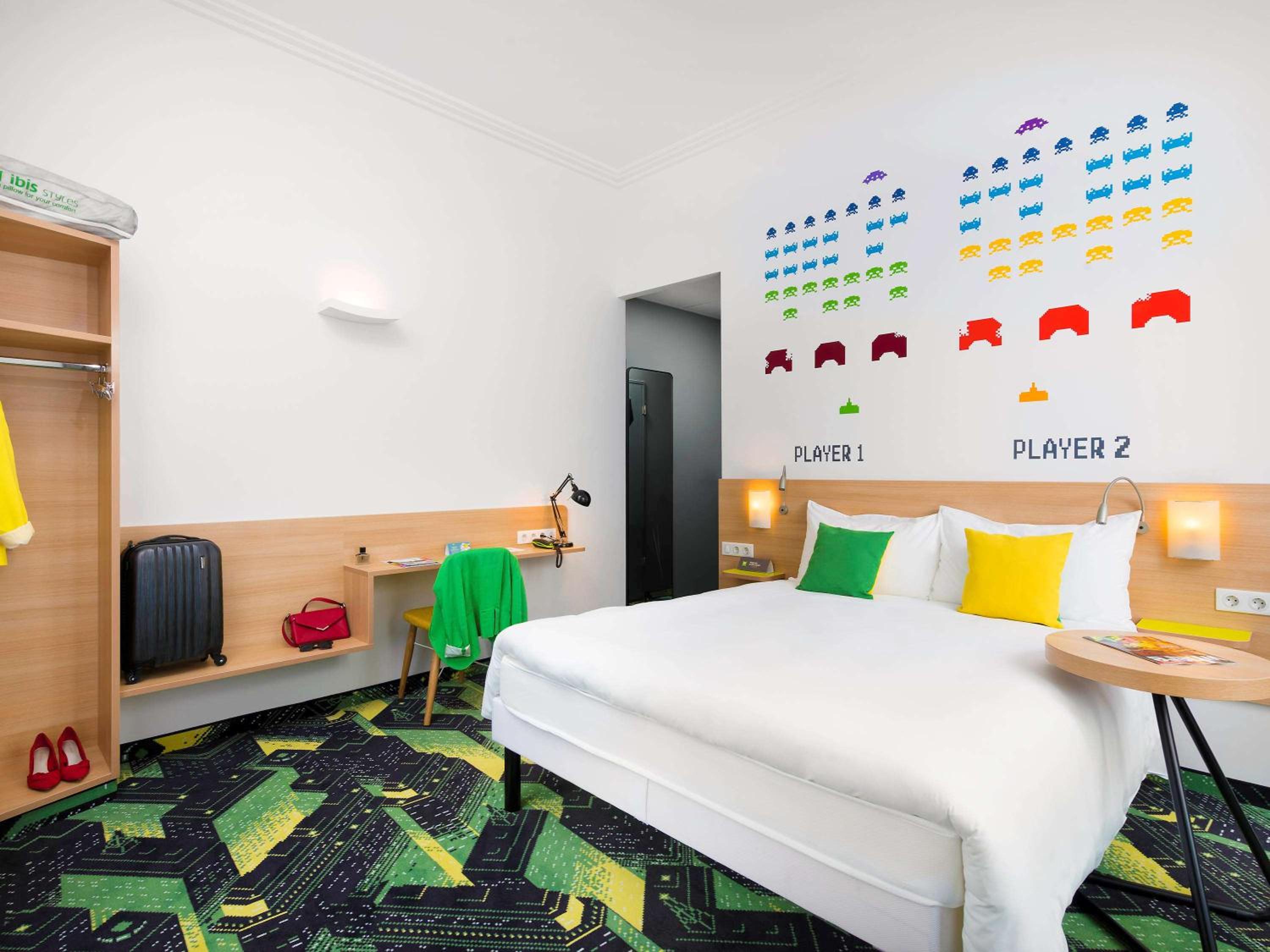 Design Double Room thumbnail 5