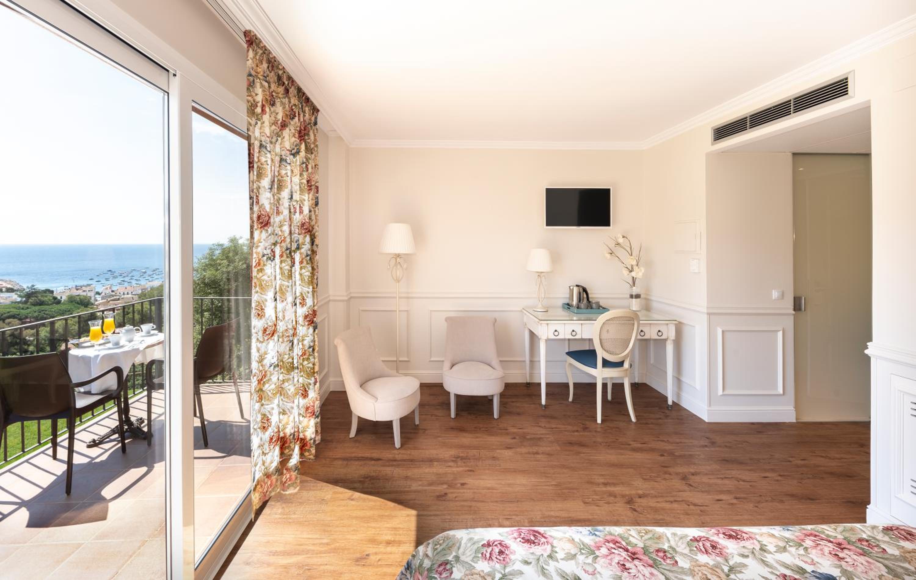 Premium Double Room with Sea View photo 2