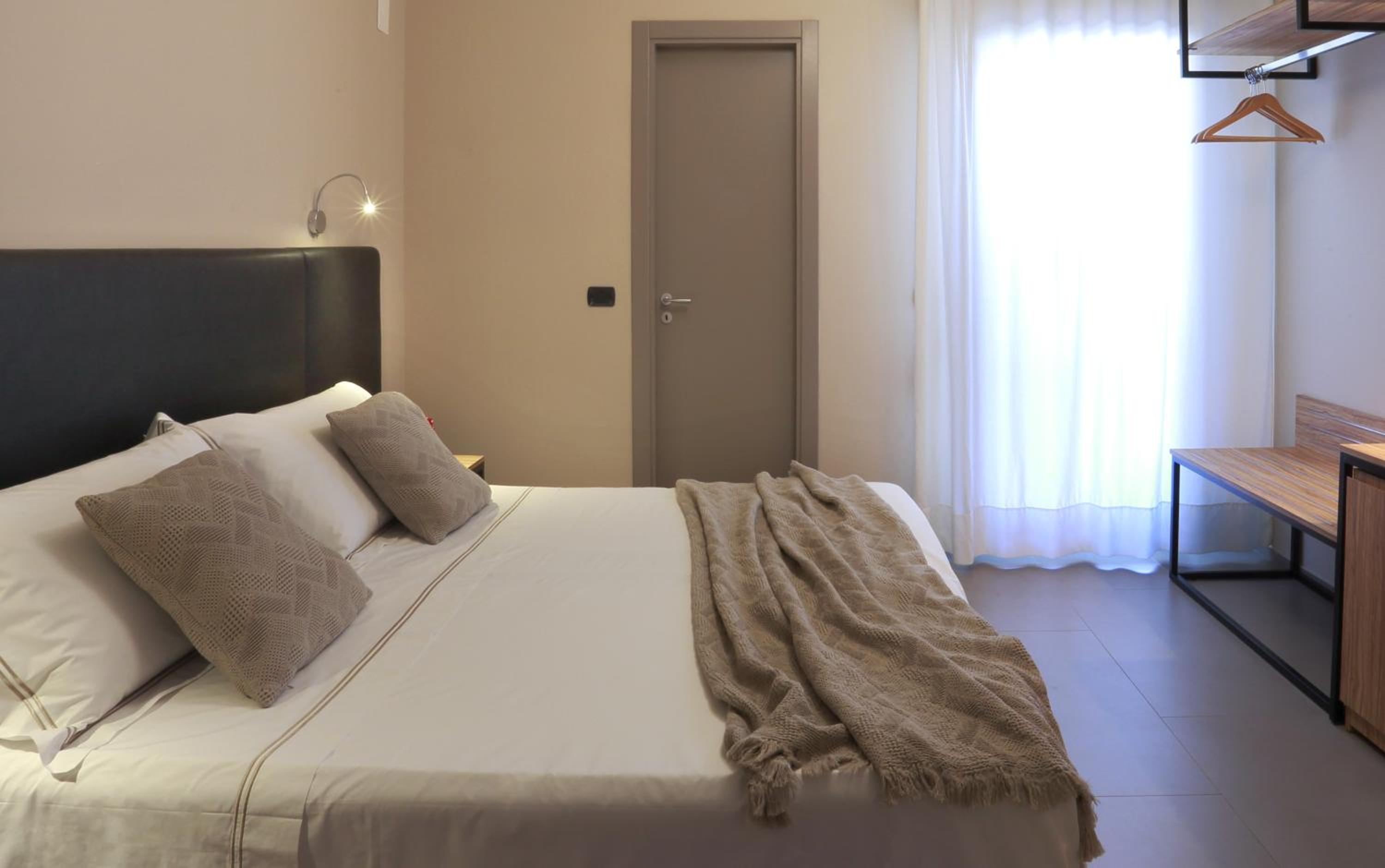 Superior Double or Twin Room - Photo 6