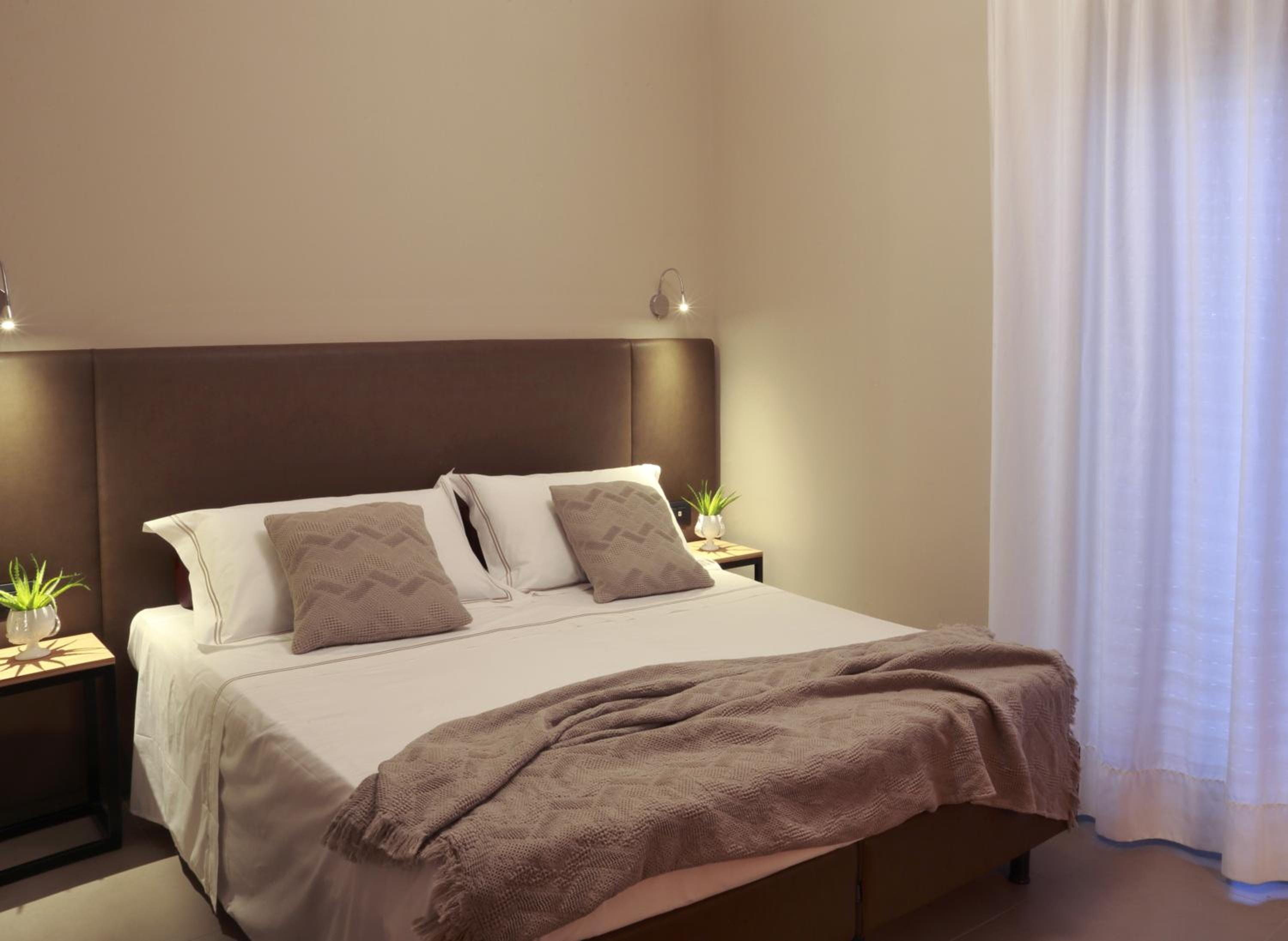 Standard Double or Twin Room - Photo 1