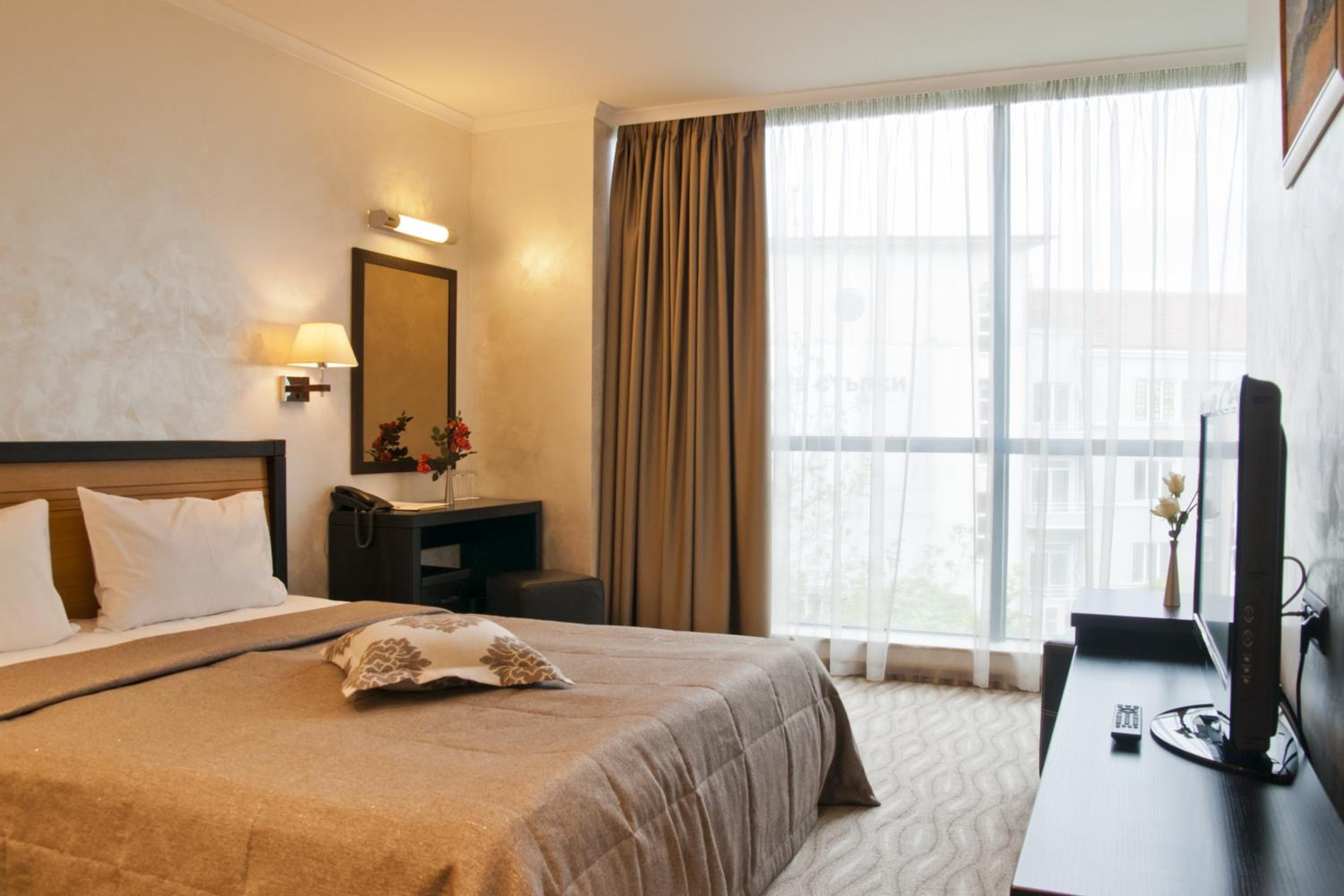 Double Room - Photo 11