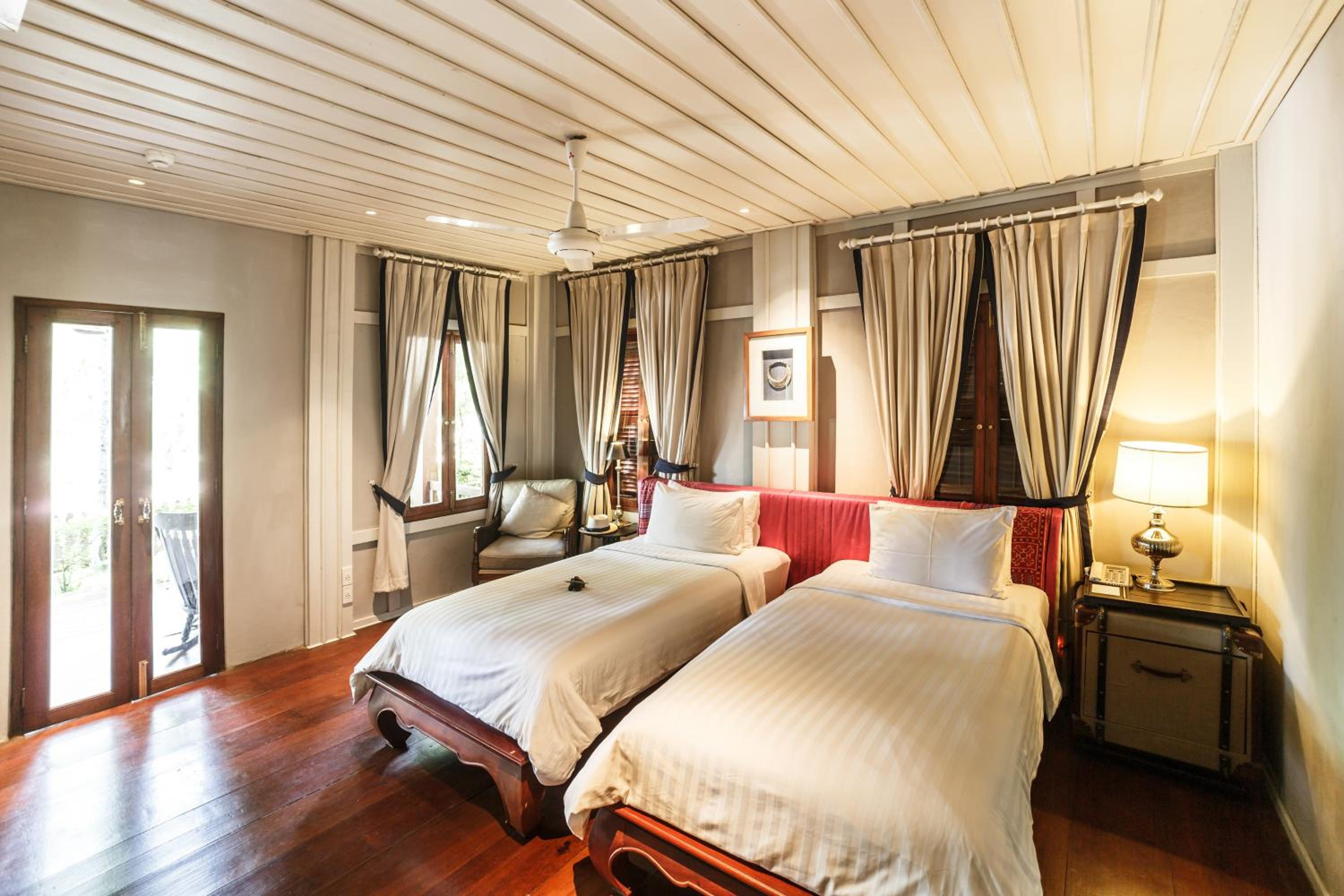 Deluxe Double or Twin with Balcony photo 3