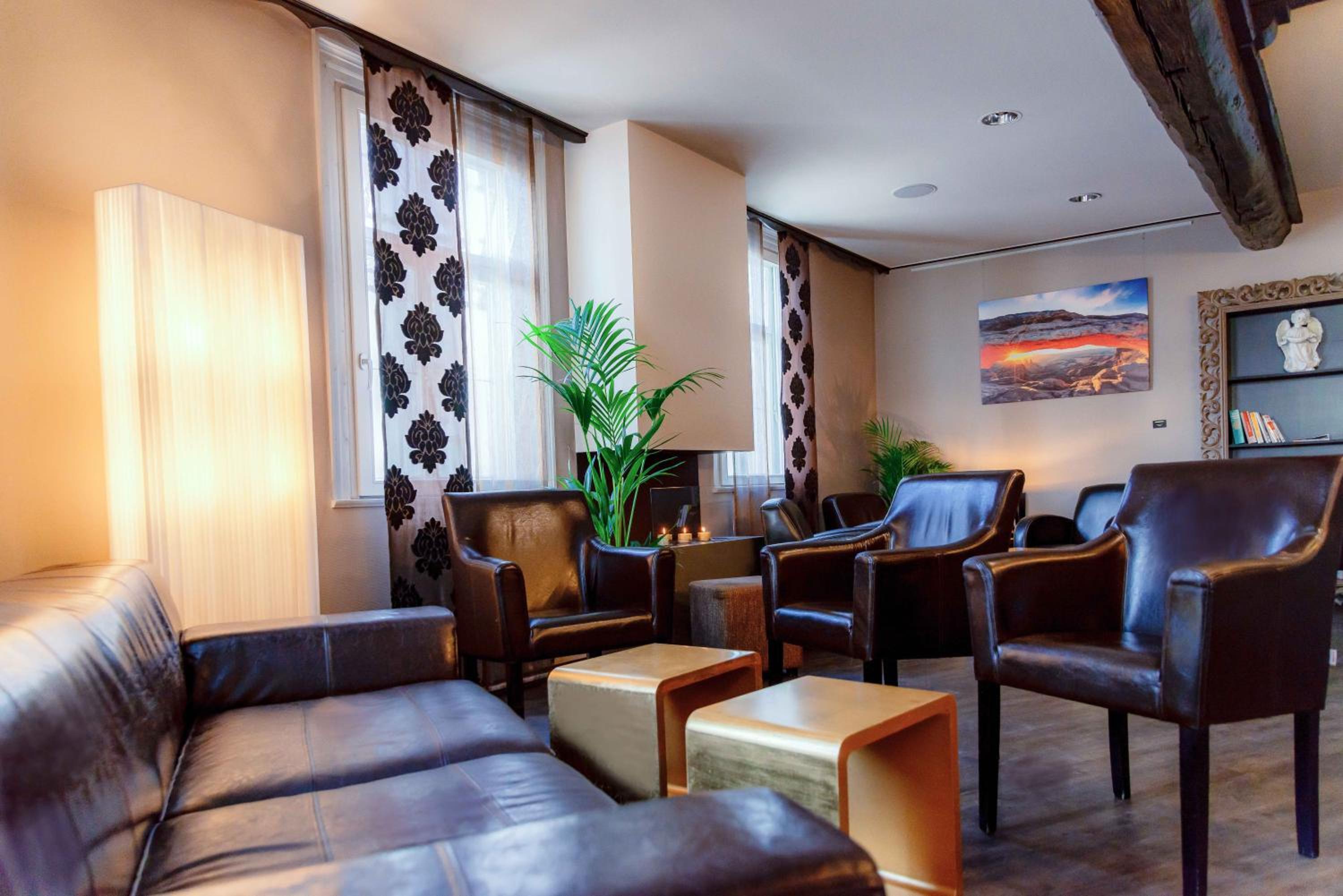 Deluxe Suite - Photo 5