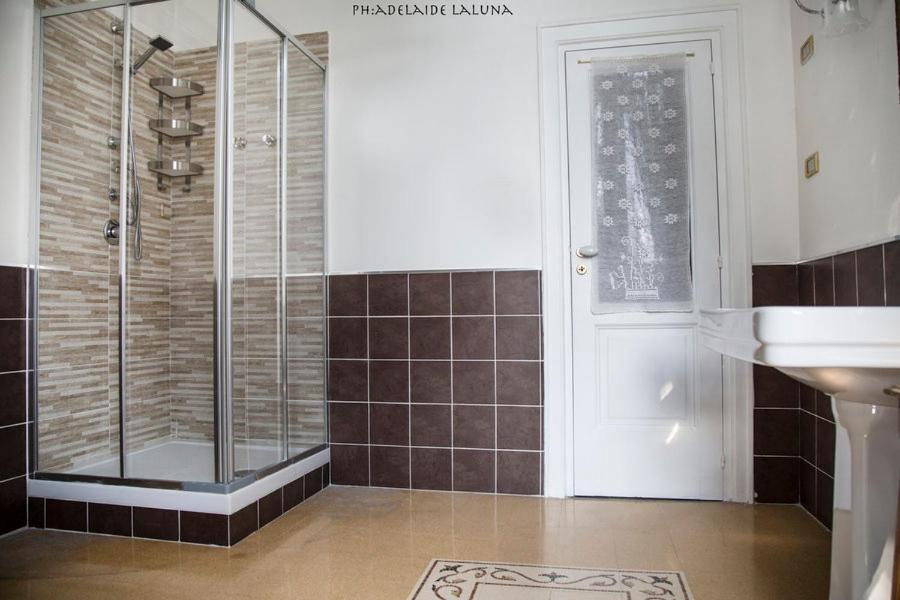 Economy Quadruple Room with Private Bathroom photo 2
