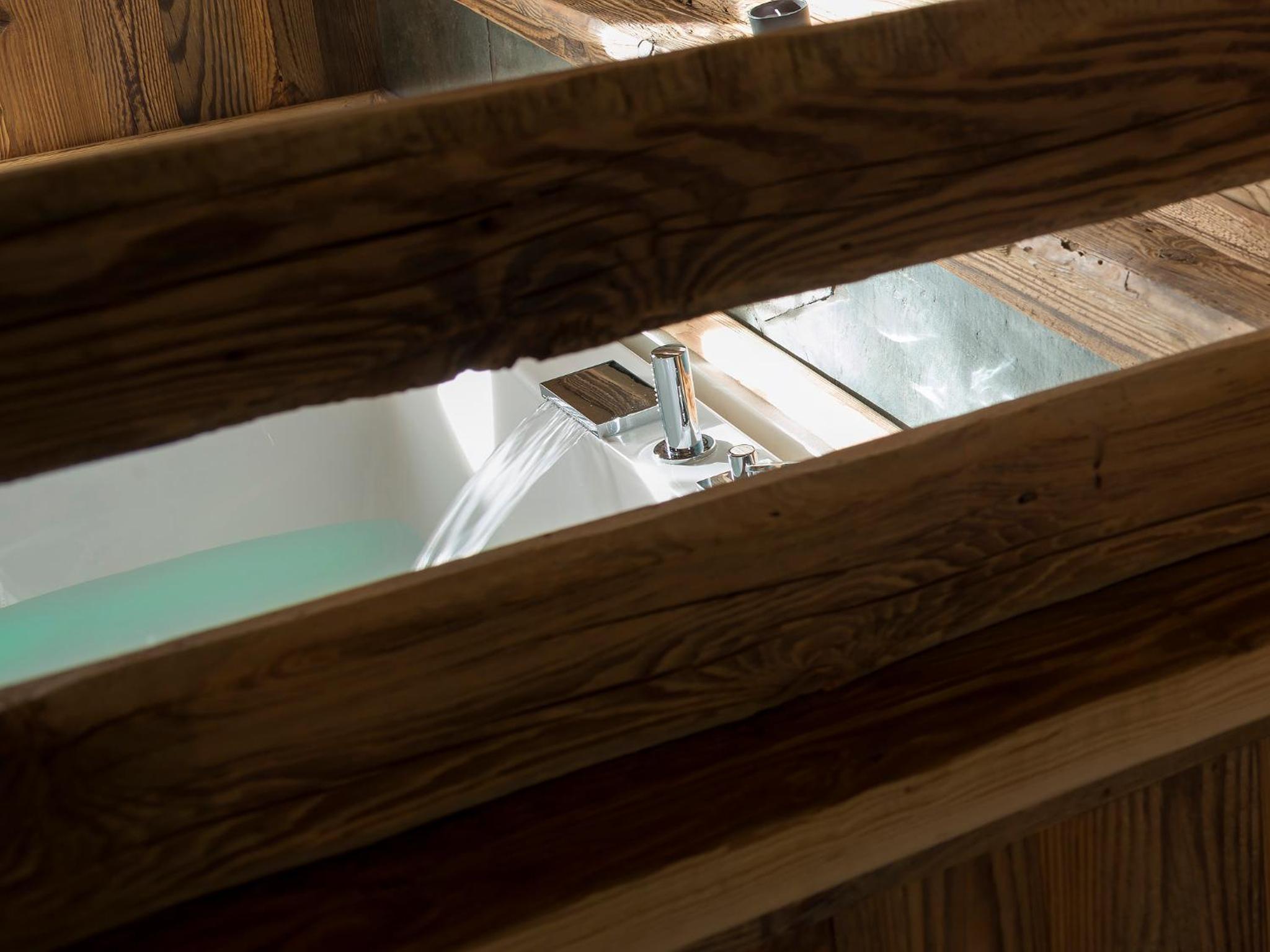 Suite - Photo 12