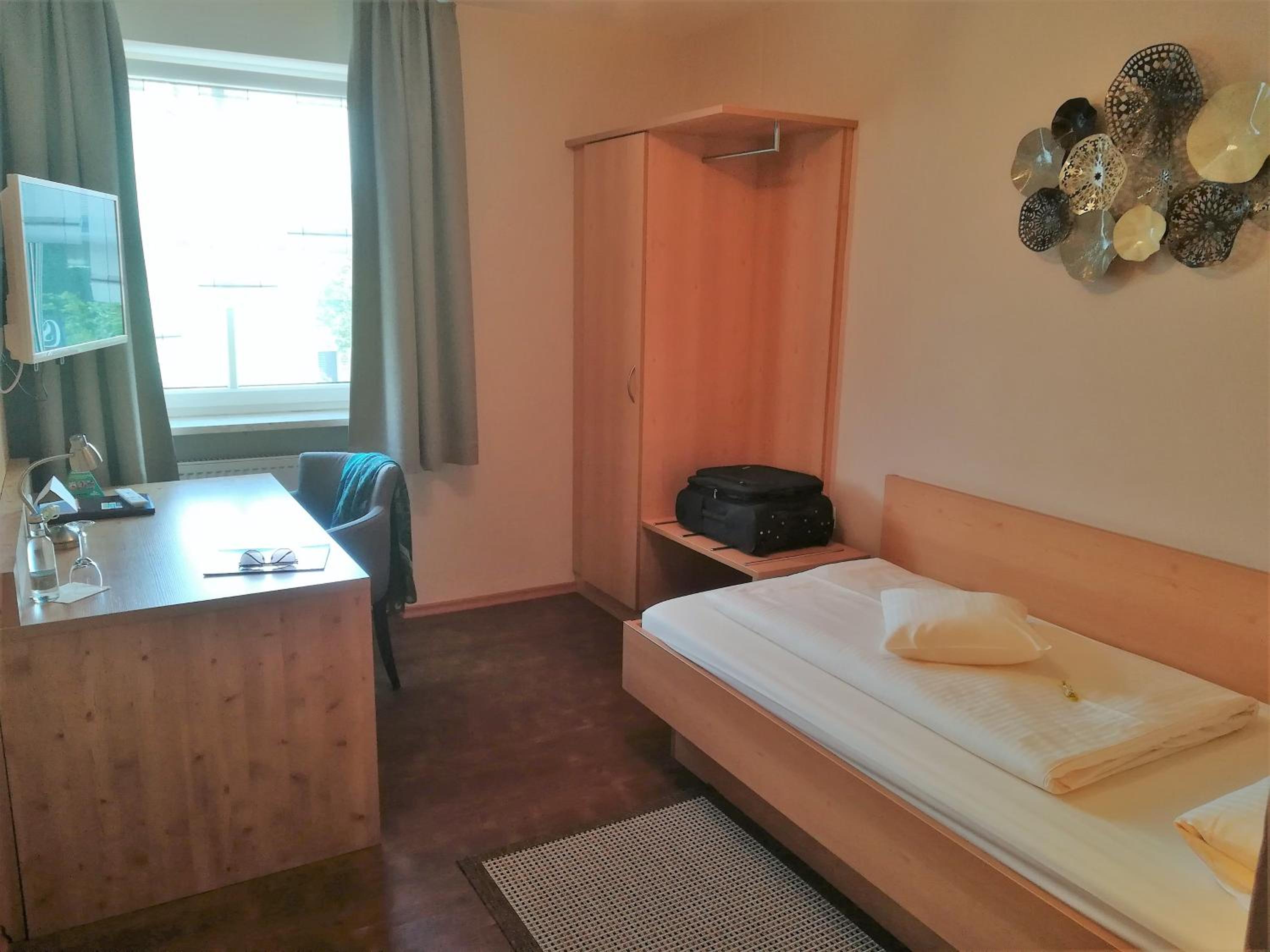 Single Room photo 3