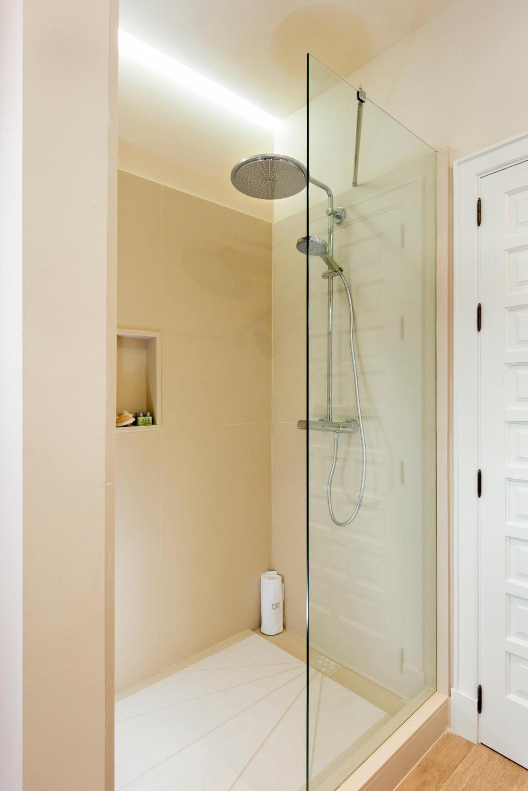 Suite Apartment thumbnail 6