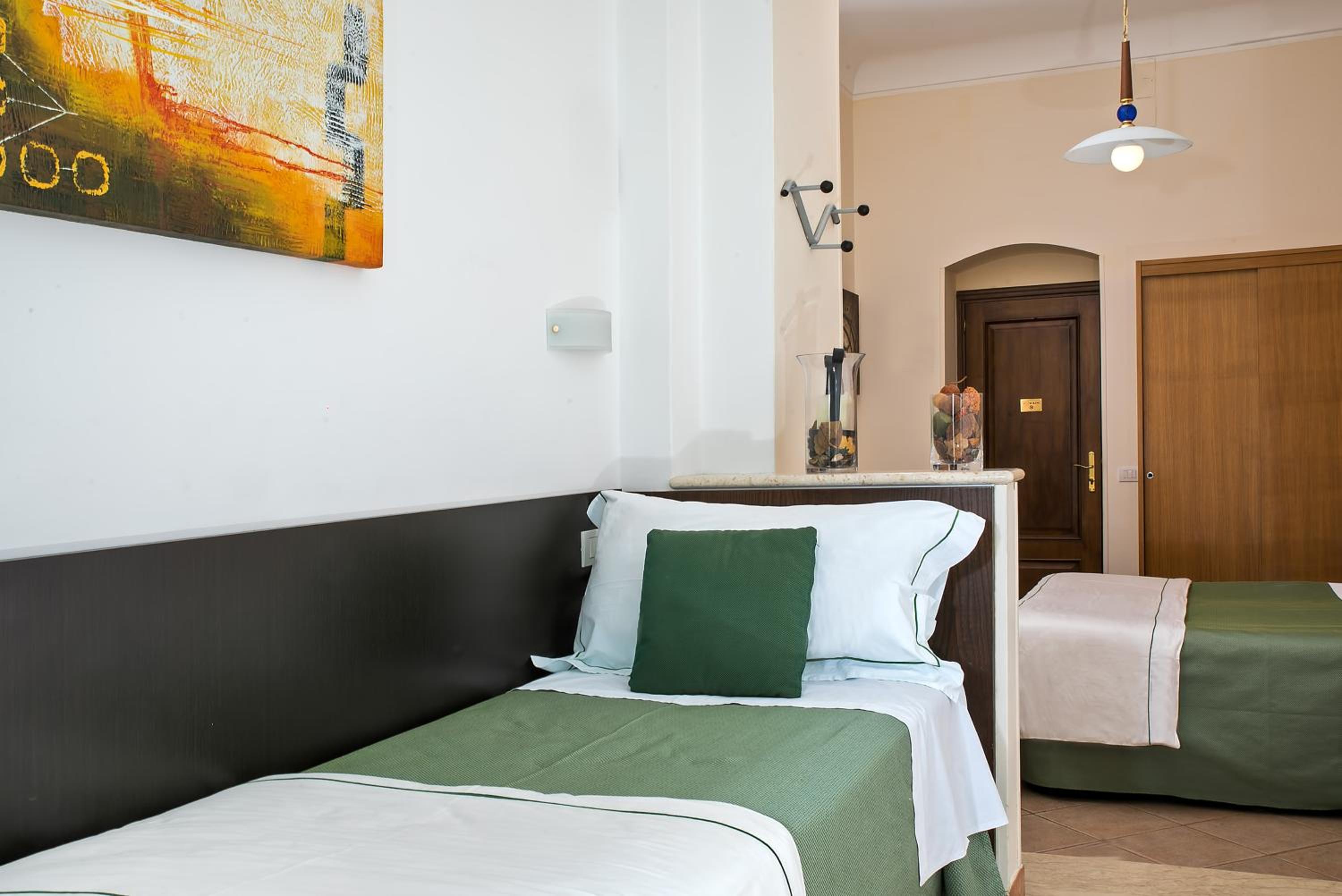 Triple Room - Photo 2