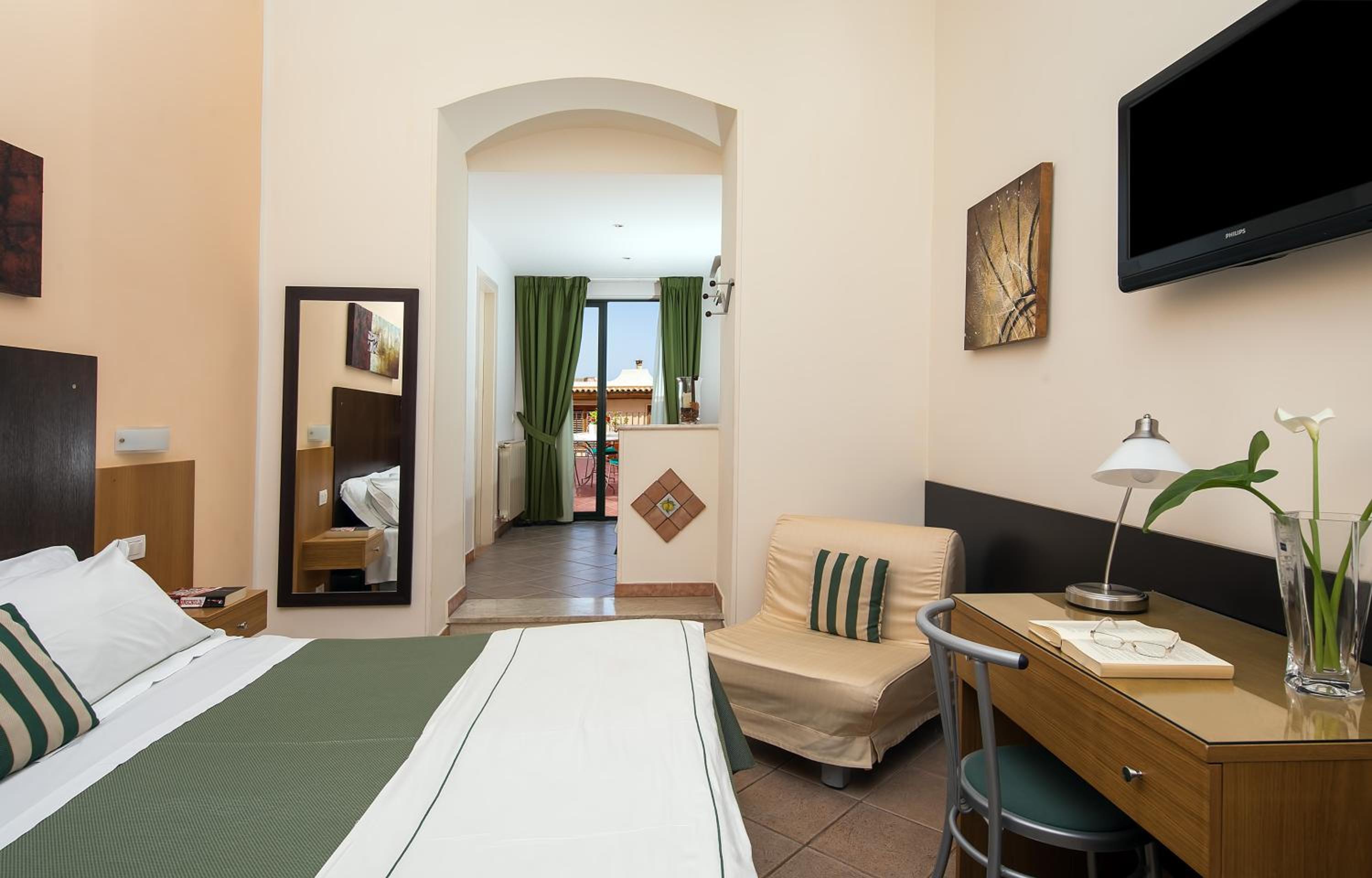 Triple Room - Photo 1