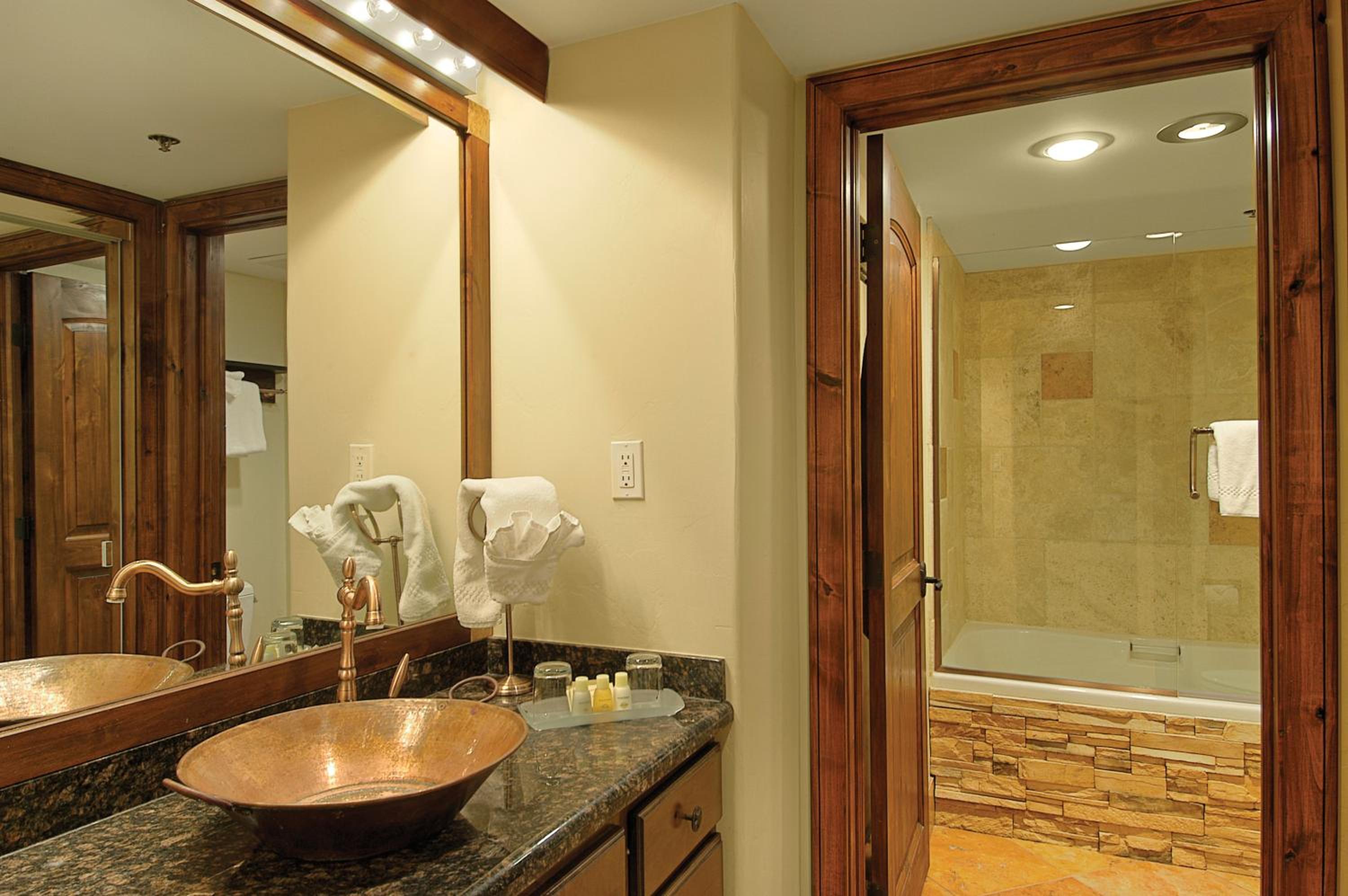 2 Bedroom Condominium  - Photo 8