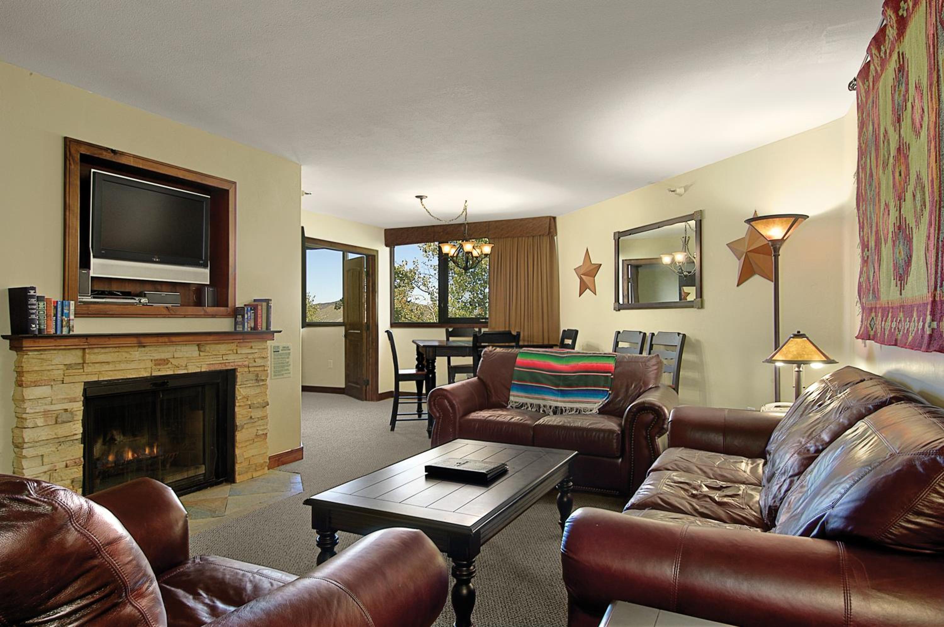 2 Bedroom Condominium  - Photo 6