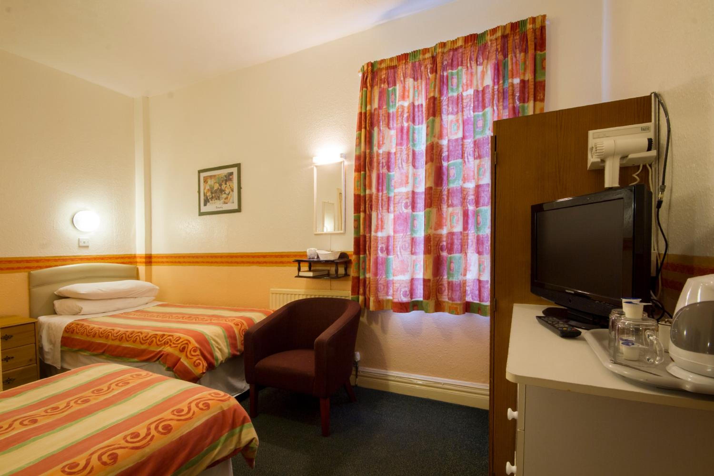 Large Twin Room photo 1