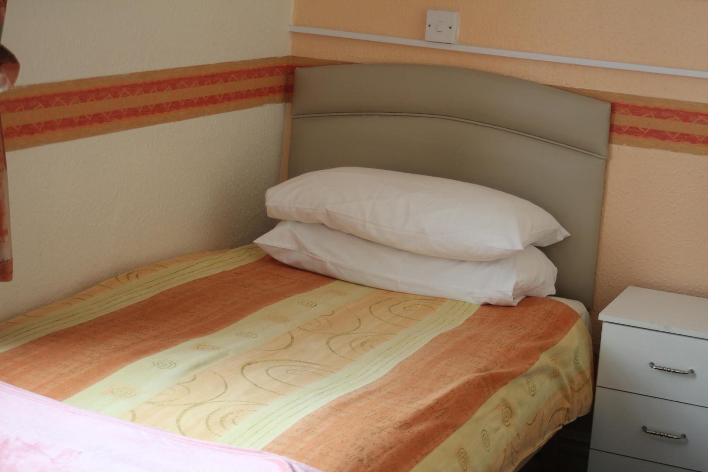 Standard Twin Room photo 1