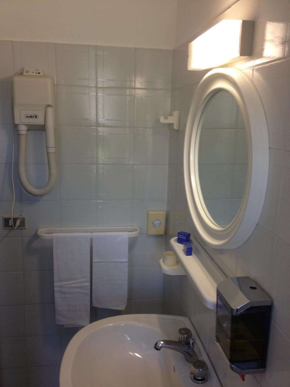 Quadruple Room - Photo 4