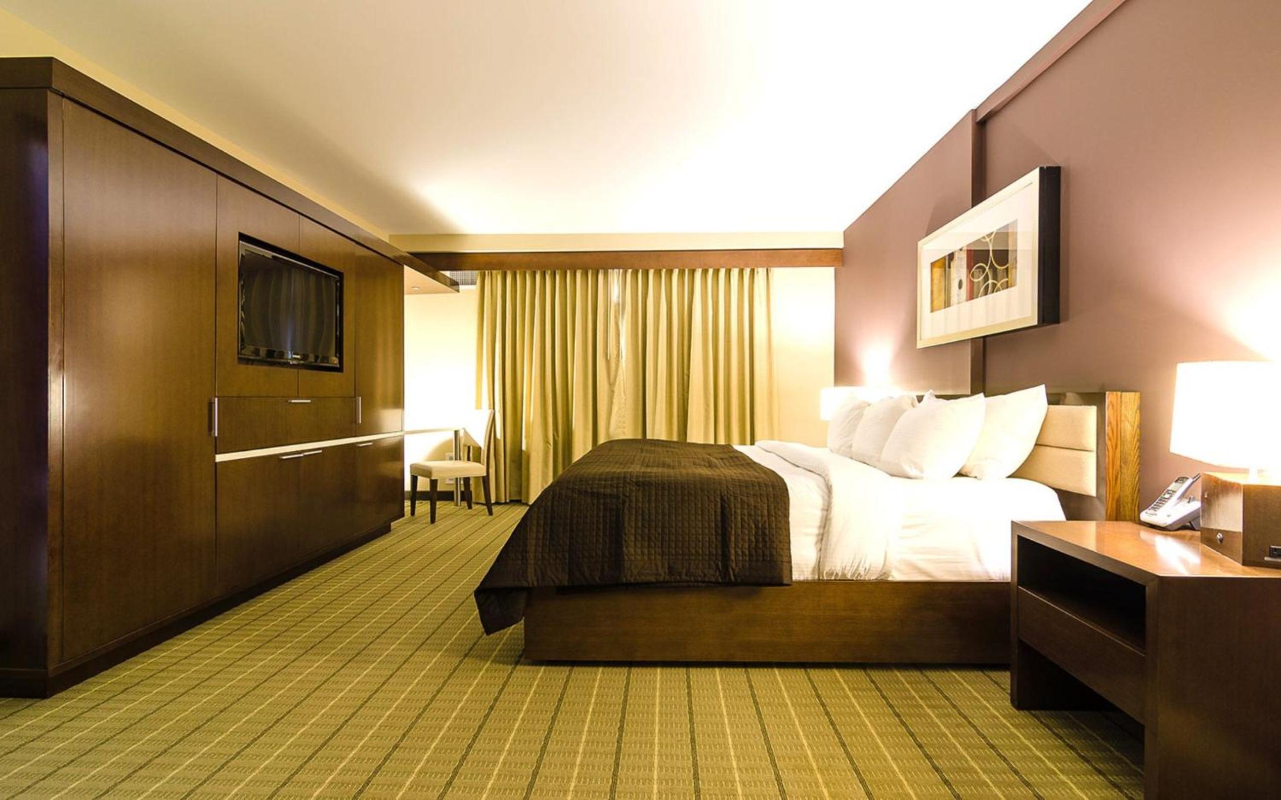 Deluxe King Room - Photo 4