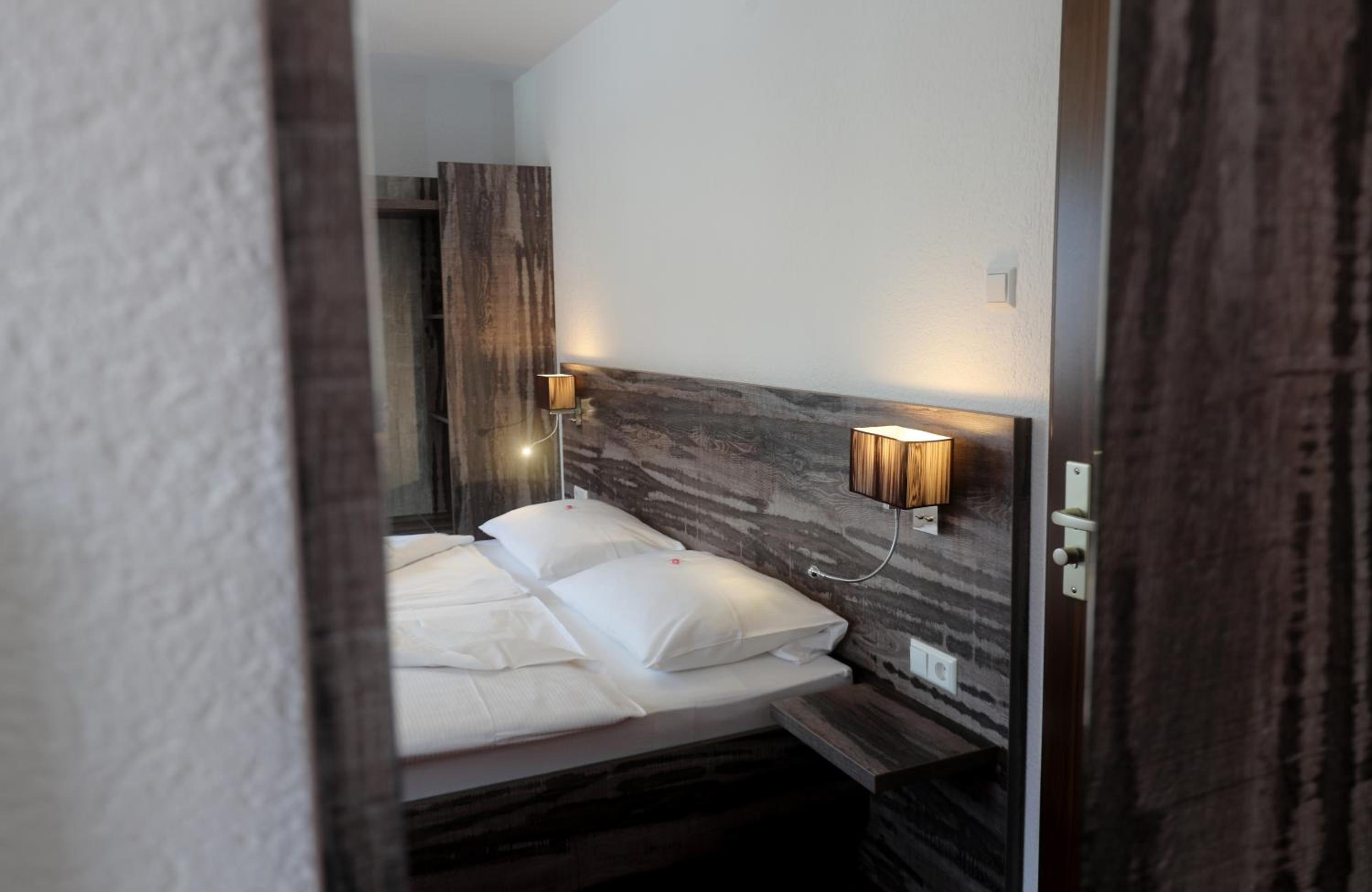 Business Double Room - Photo 5