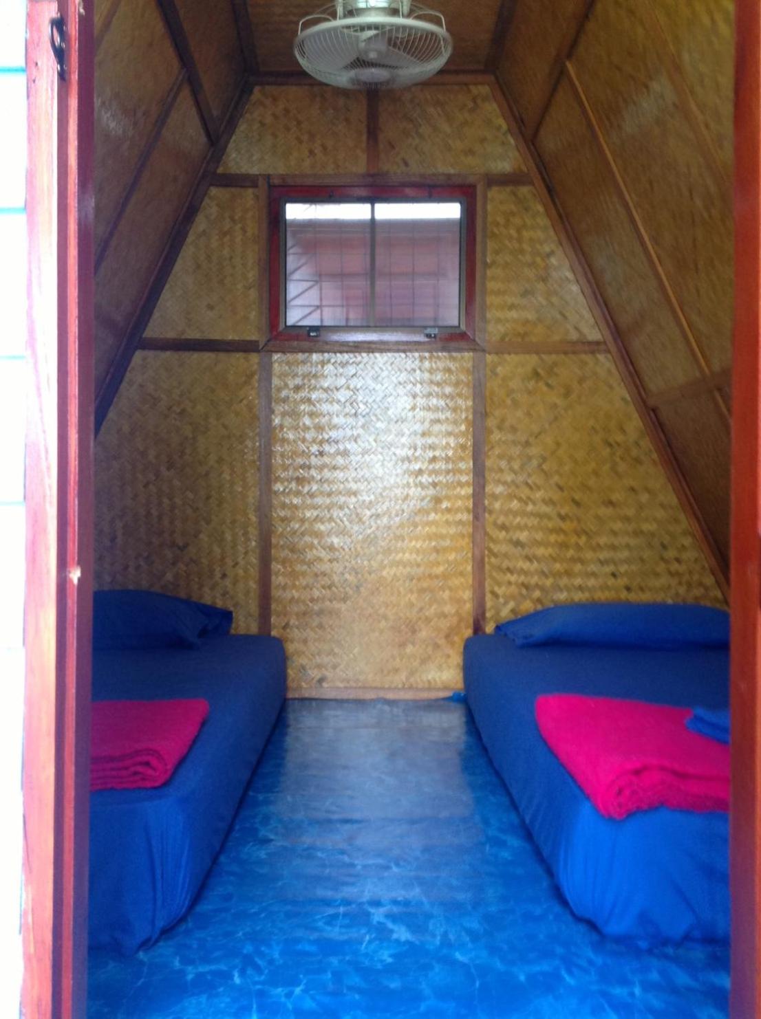 Bungalow with Garden View and  Fan and Shared Bathroom photo 1
