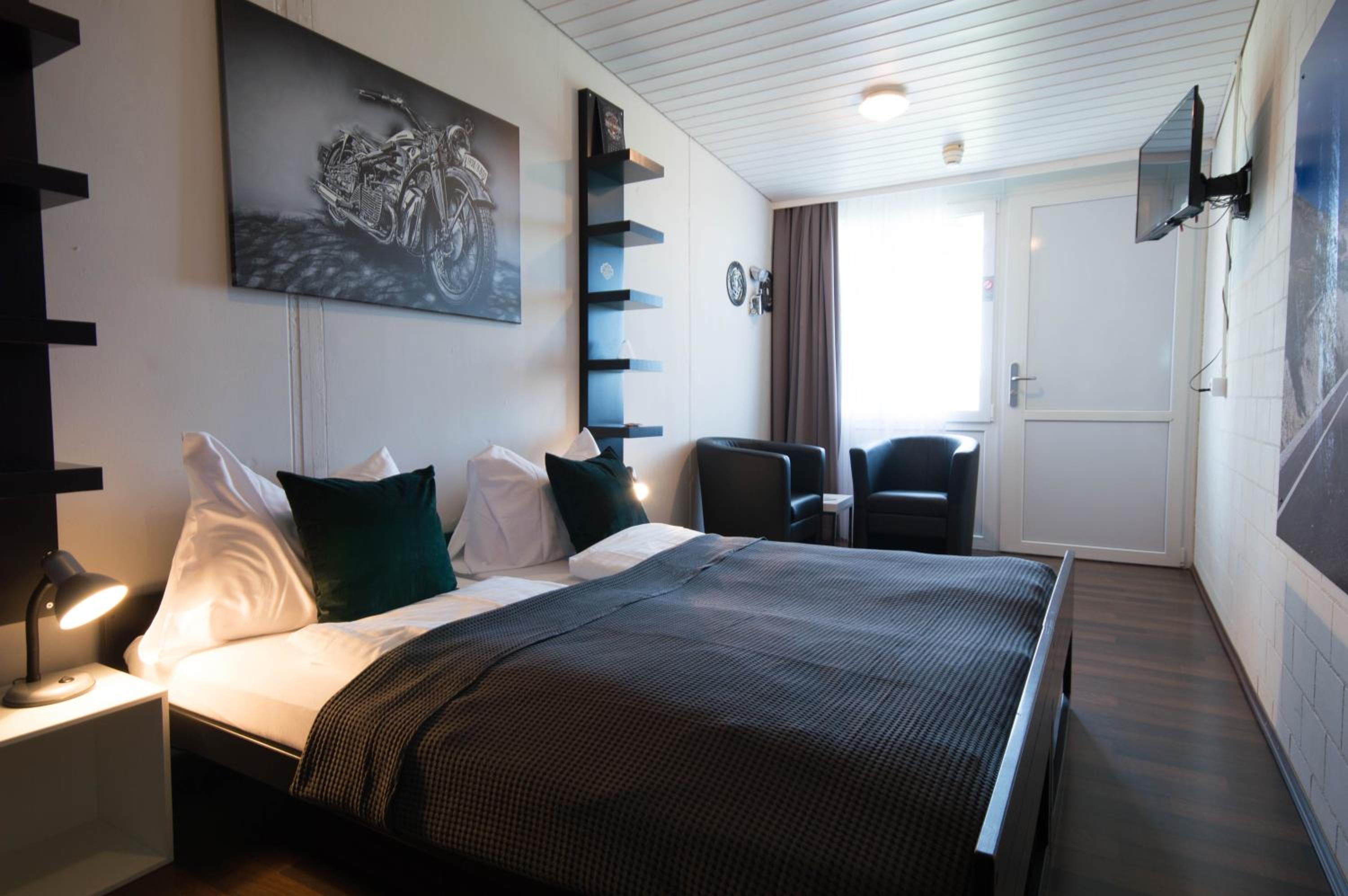 Double Room - Photo 7