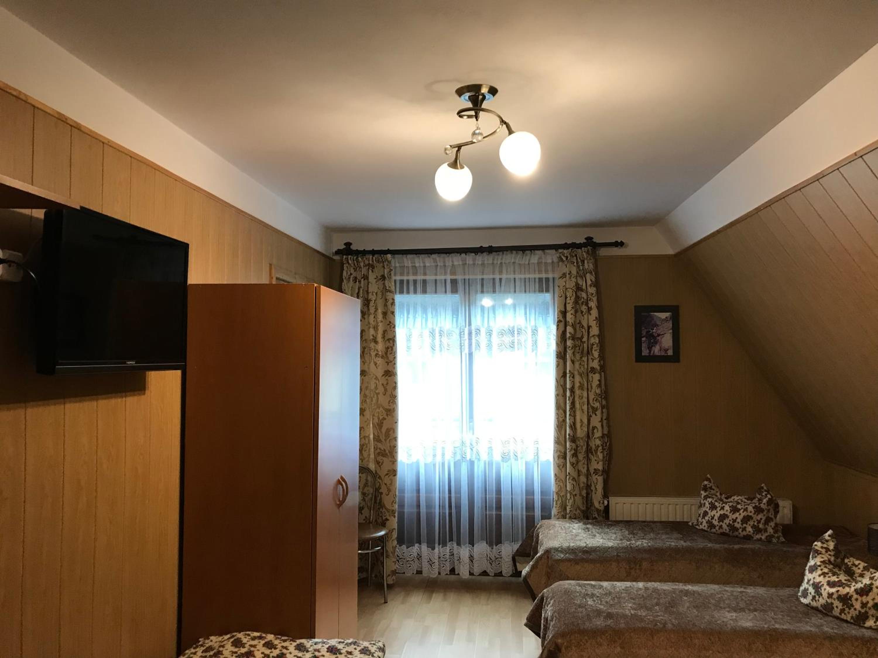 Family Room 4